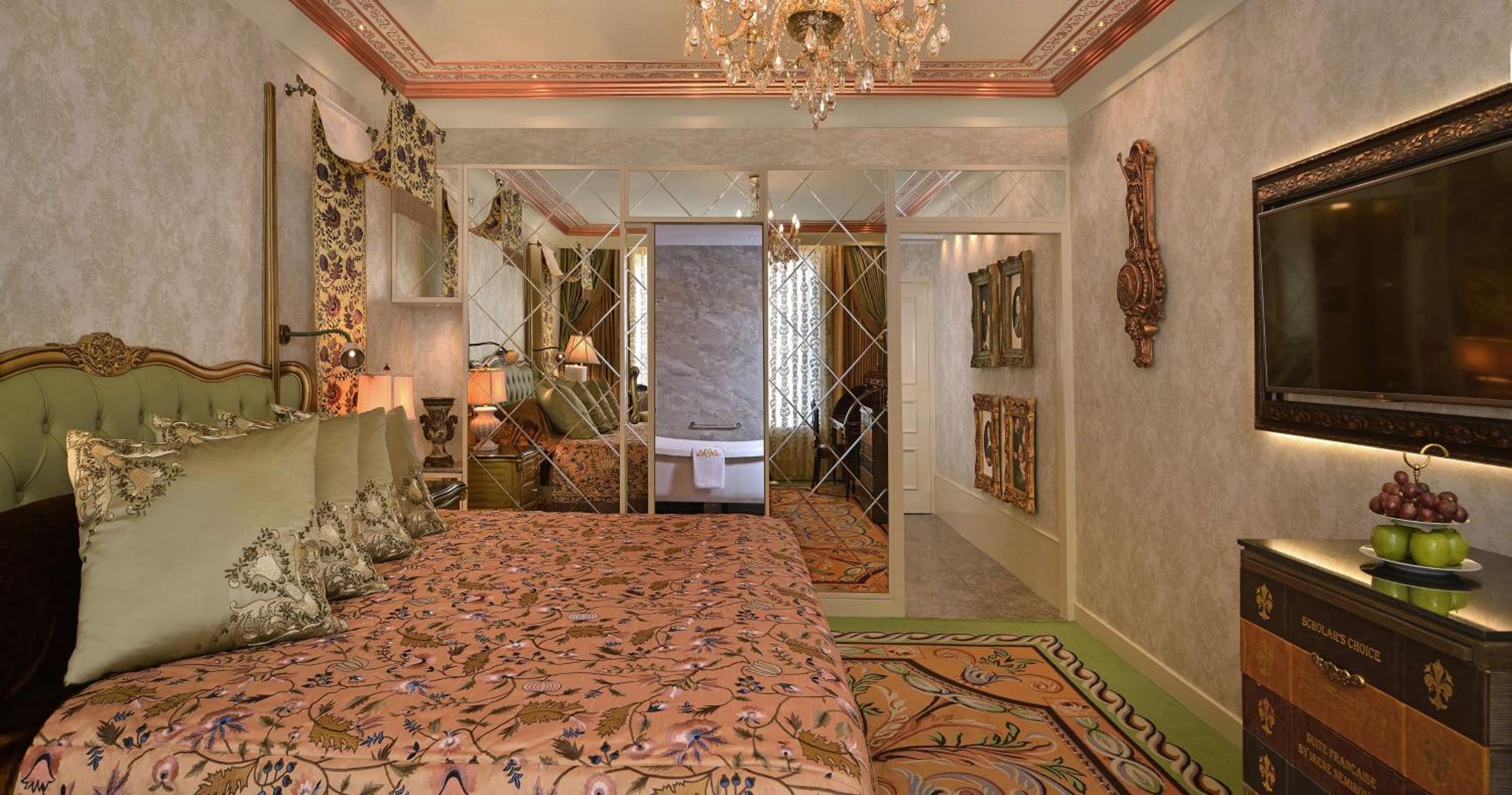 Prive Premium Room with HI-Tea with cookies, 4–6 PM at SXVIII, 1+1 on select drinks, 6:30–8:30 PM @Links, 15% off on Food & Soft beverages - Photo 1