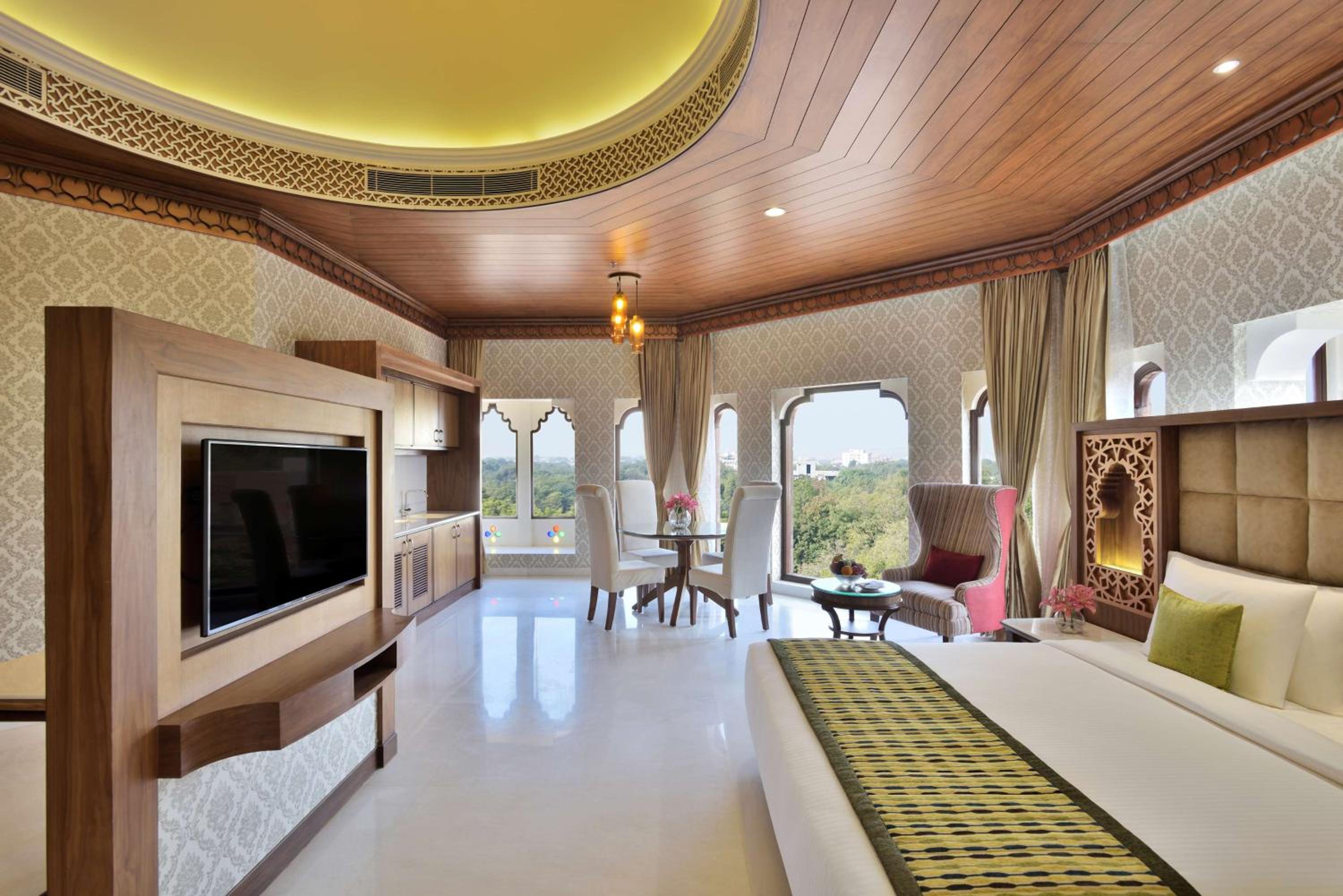 Deluxe Suite – Non-Smoking: 10% off on Food & Soft Beverages,Up to 20% off on SPA,02 Pints Beer, special kids welcome/in room amenities, Complimentary INR 500 Credit on F&Soft Beverage with min spend of 2000 INR(once per stay (per room))