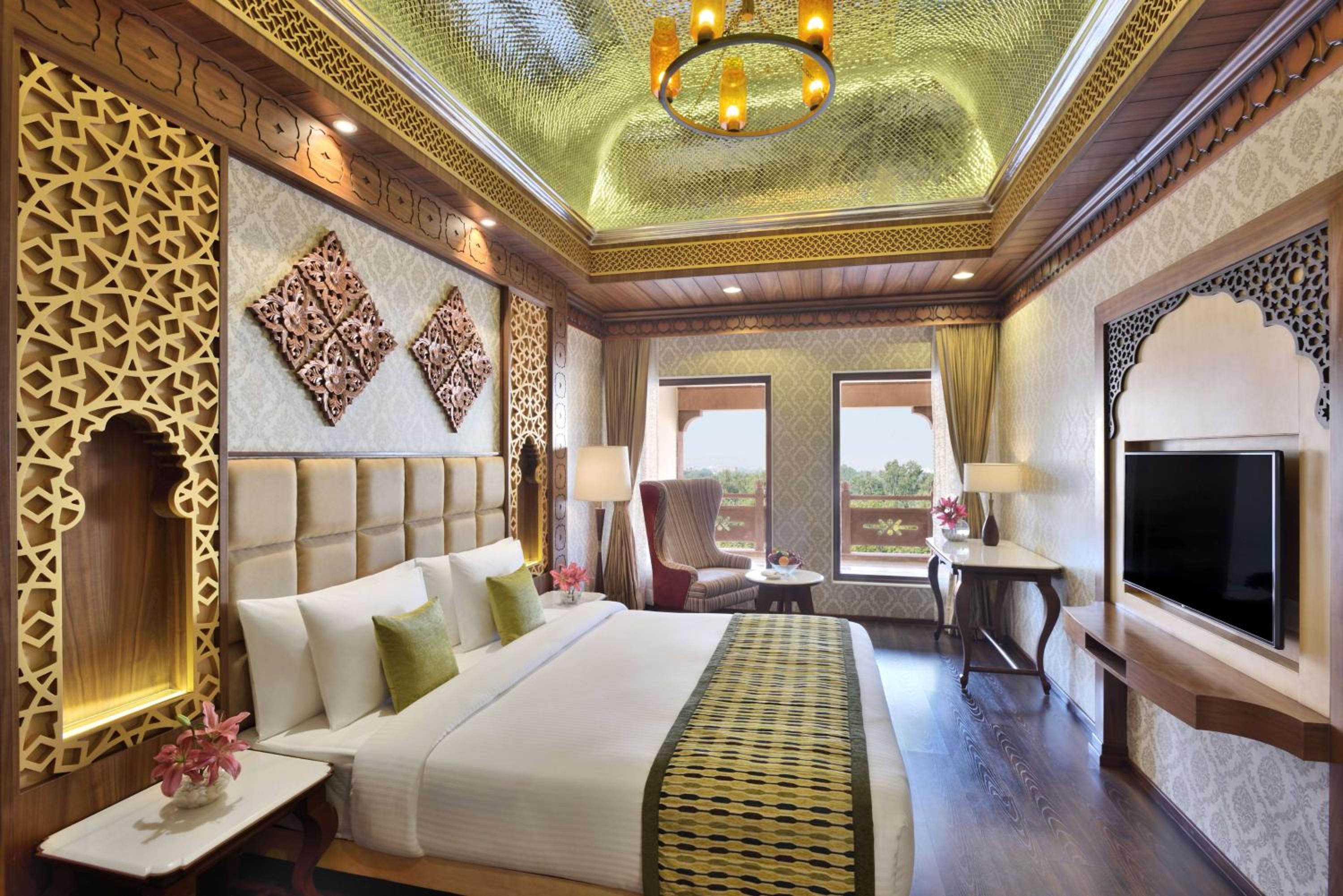 One-Bedroom Suite: 10% off on Food & Soft Beverages,Up to 20% off on SPA,02 Pints Beer, special kids welcome/in room amenities, Complimentary INR 500 Credit on F&Soft Beverage with min spend of 2000 INR(once per stay (per room)) photo 3