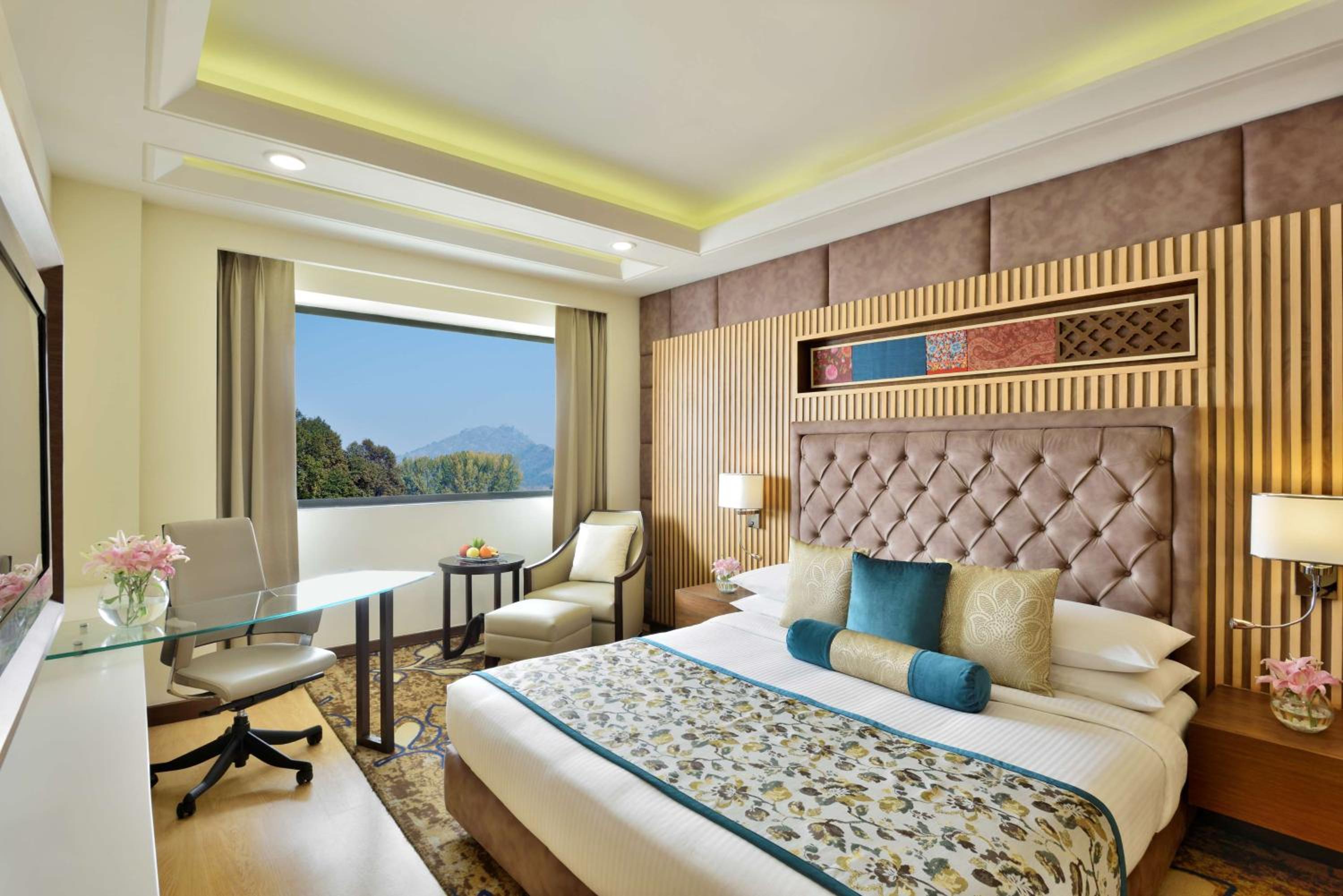 Suite - 1 Bedroom with 15% discount on food & Soft Beverages photo 1