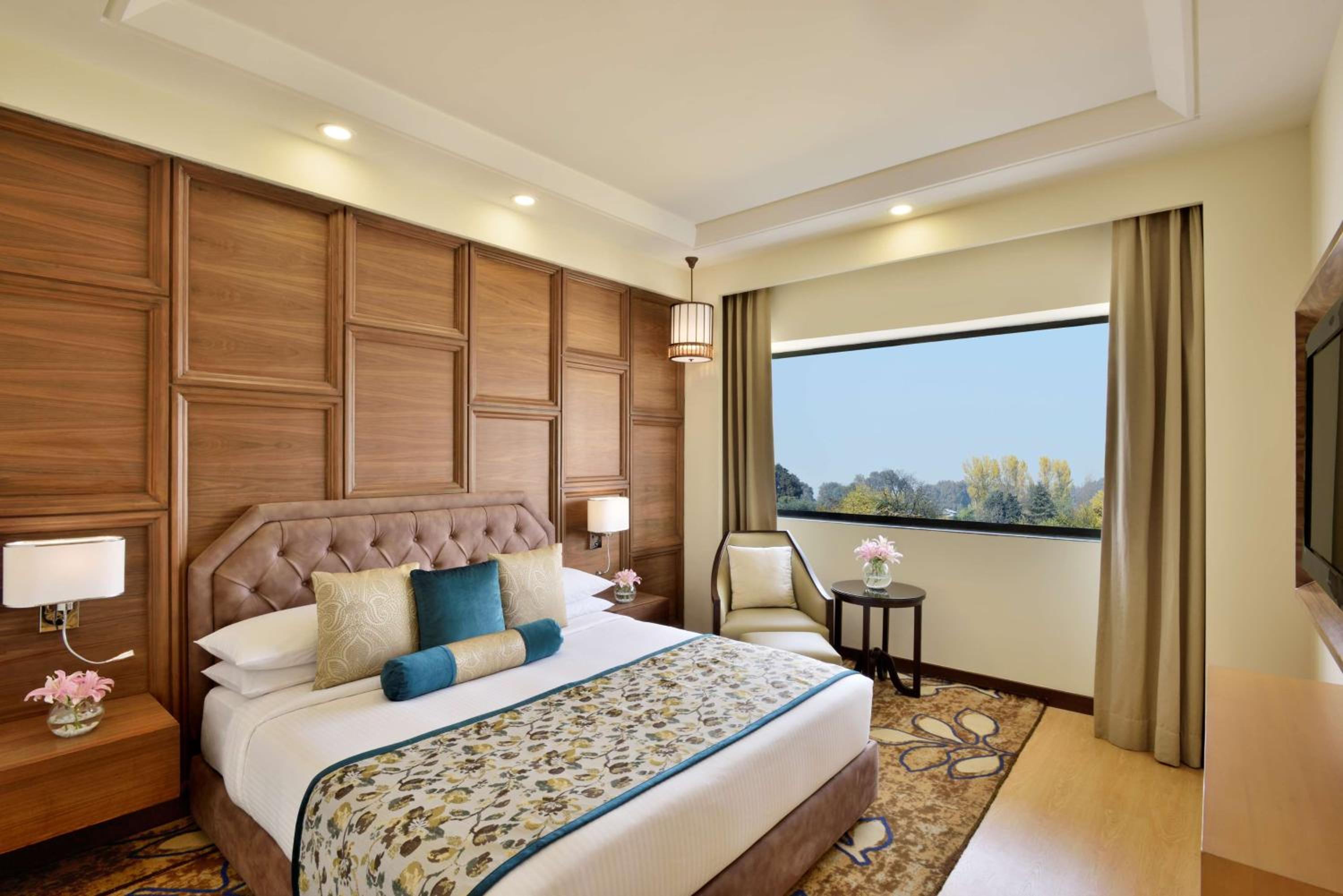 Junior Suite with 15% discount on food & Soft Beverages - Photo 1
