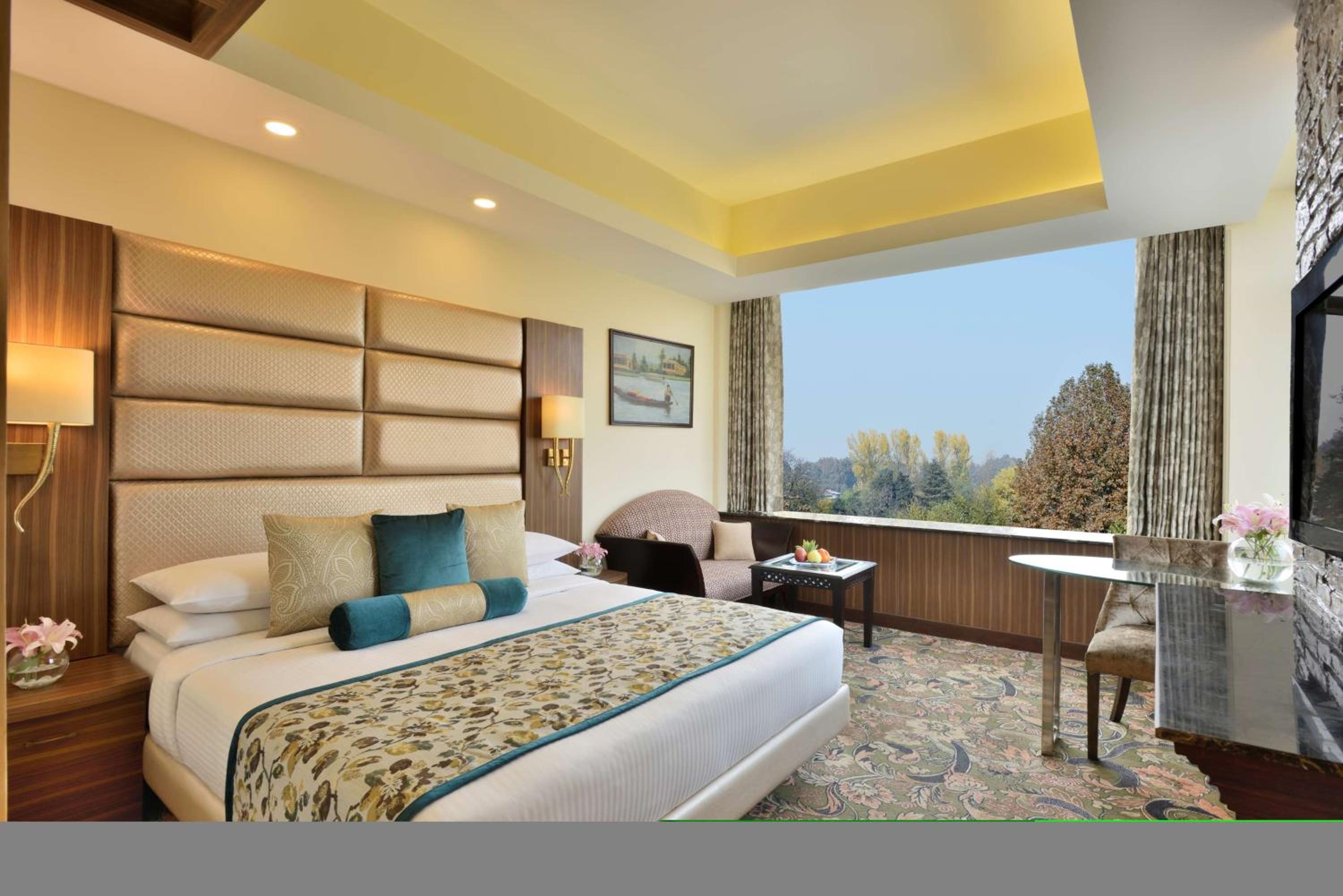Business Class Room with 15% discount on food & Soft Beverages - Photo 1
