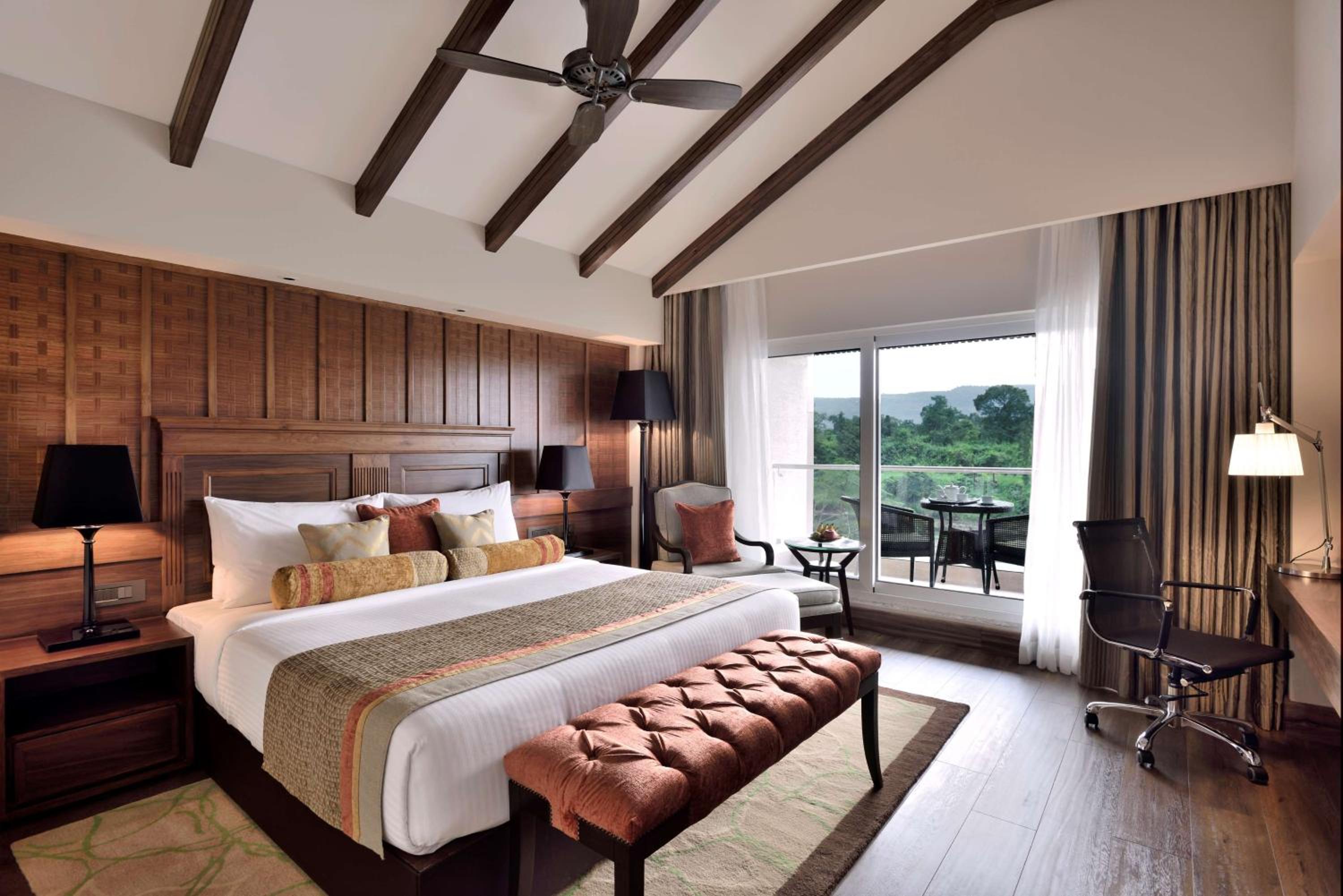 Deluxe Suite photo 1