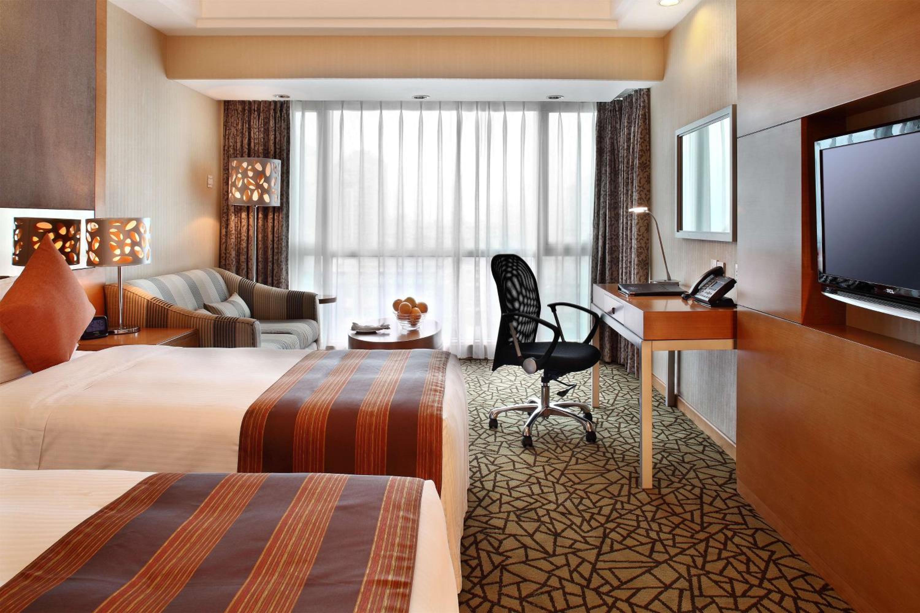 Deluxe Double or Twin Room(Only 'Four Seasons' and 'Cafe 25' offer 30% discount) photo 2
