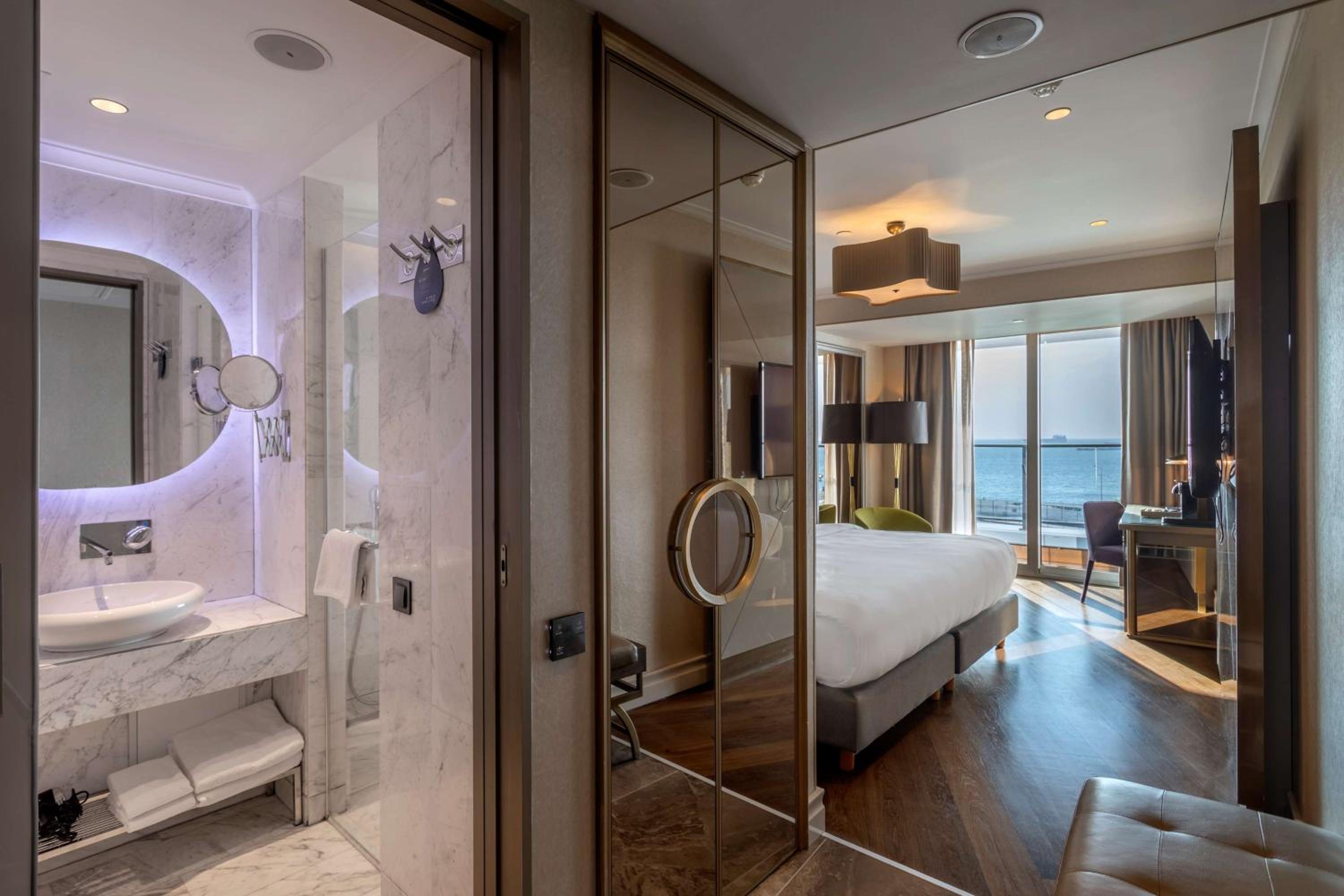 Premium Room with Balcony and Sea View