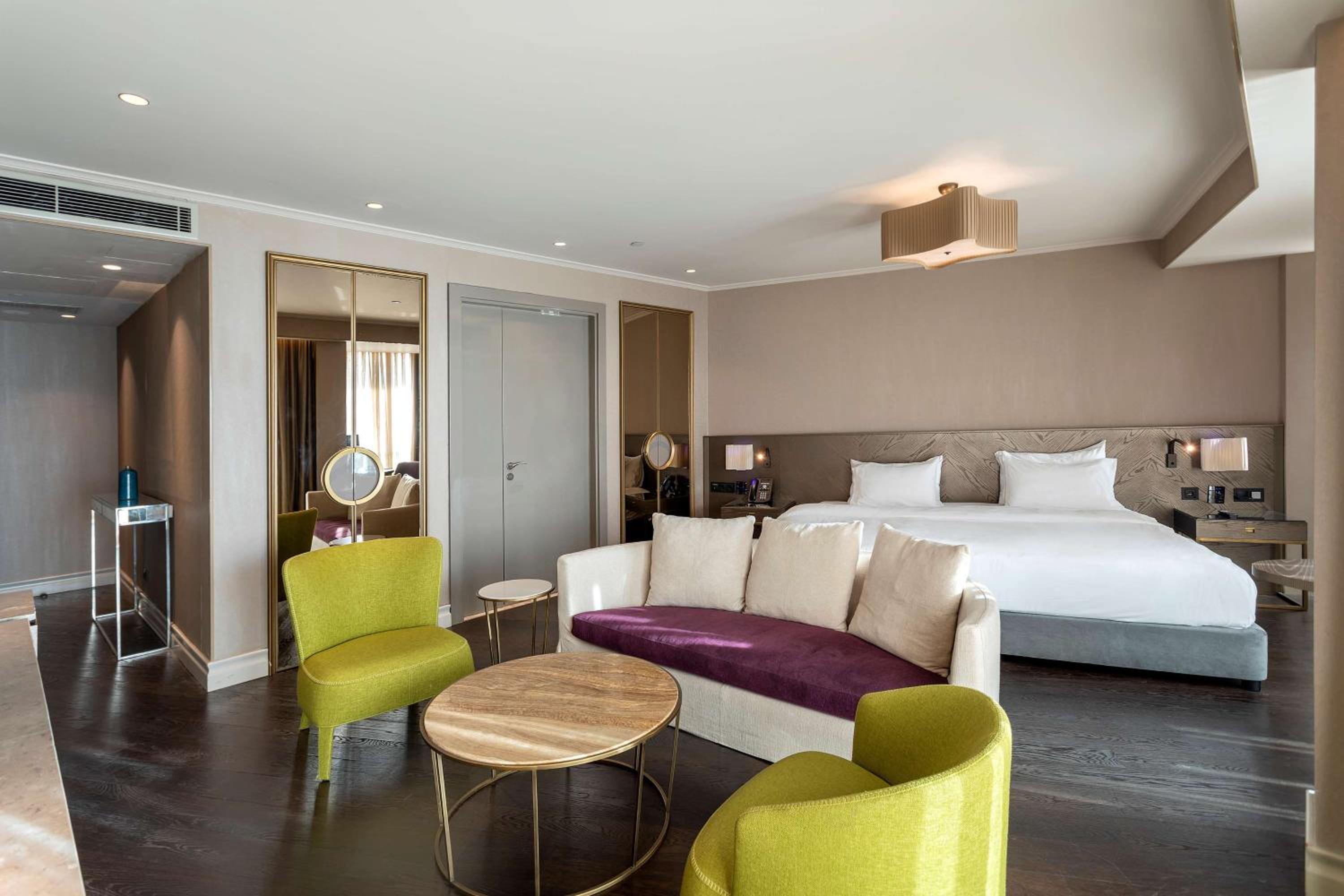 Junior Suite with Balcony and Sea View - Photo 20