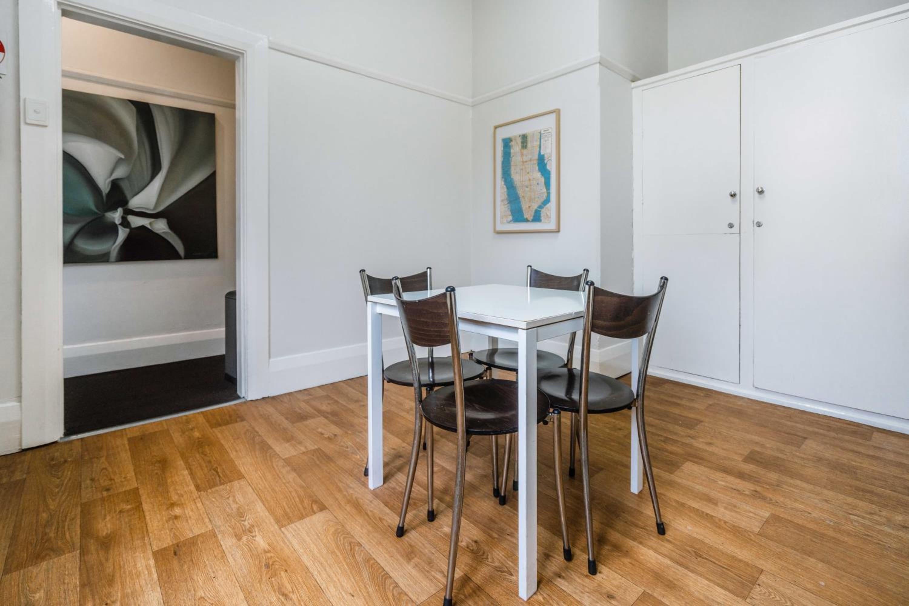 Single Room with Shared Bathroom photo 2