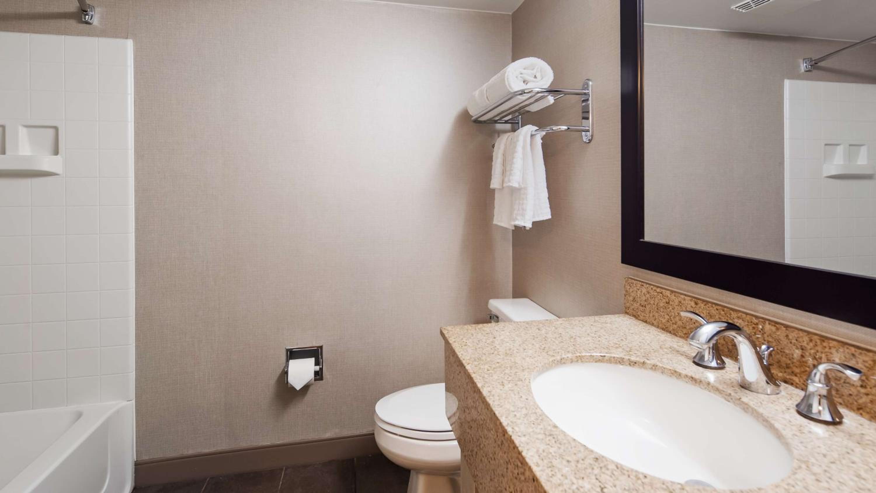 King Room - Non-Smoking - Photo 4