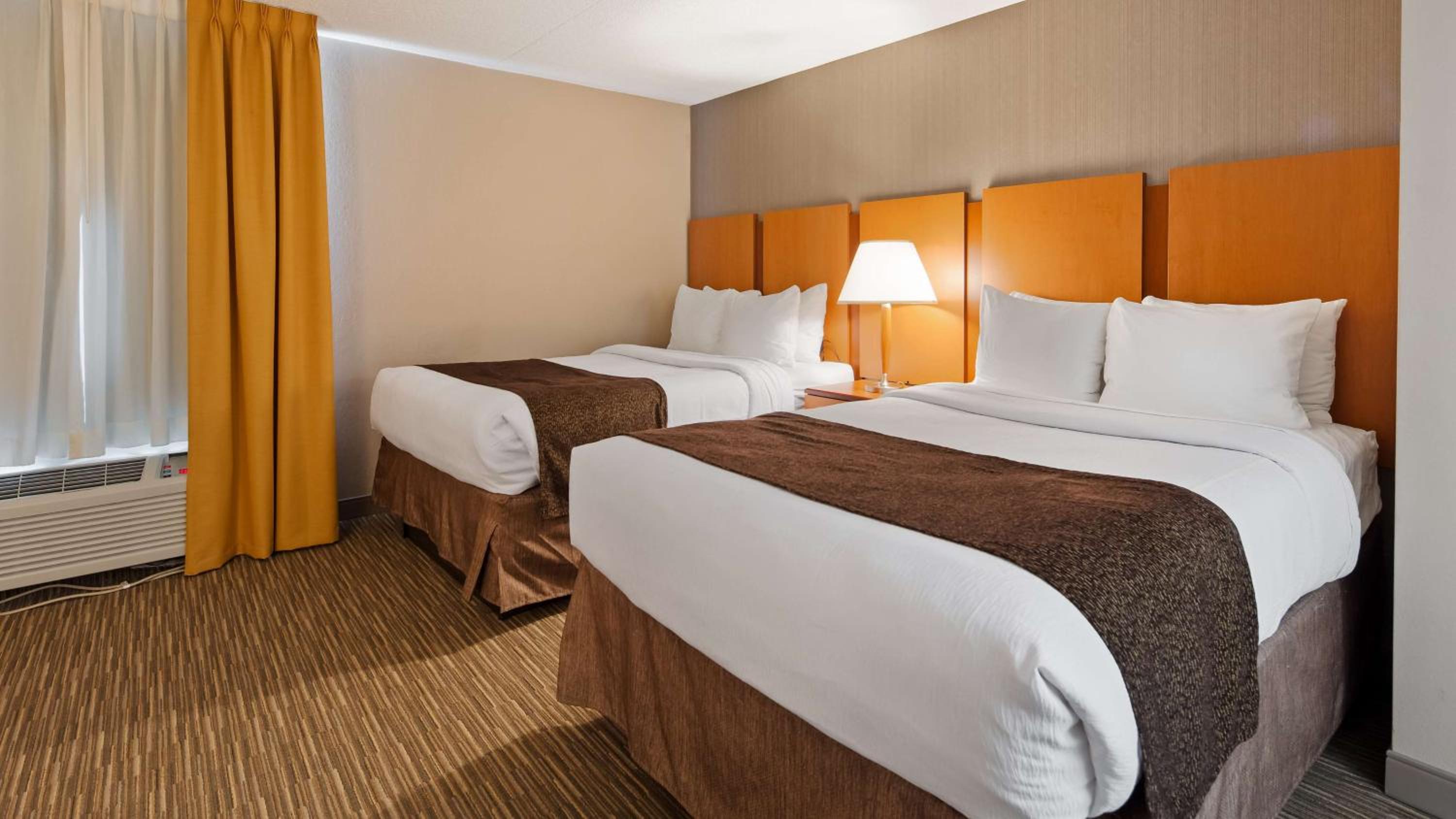 Double Suite with Two Double Beds with Sofa Bed - Photo 8