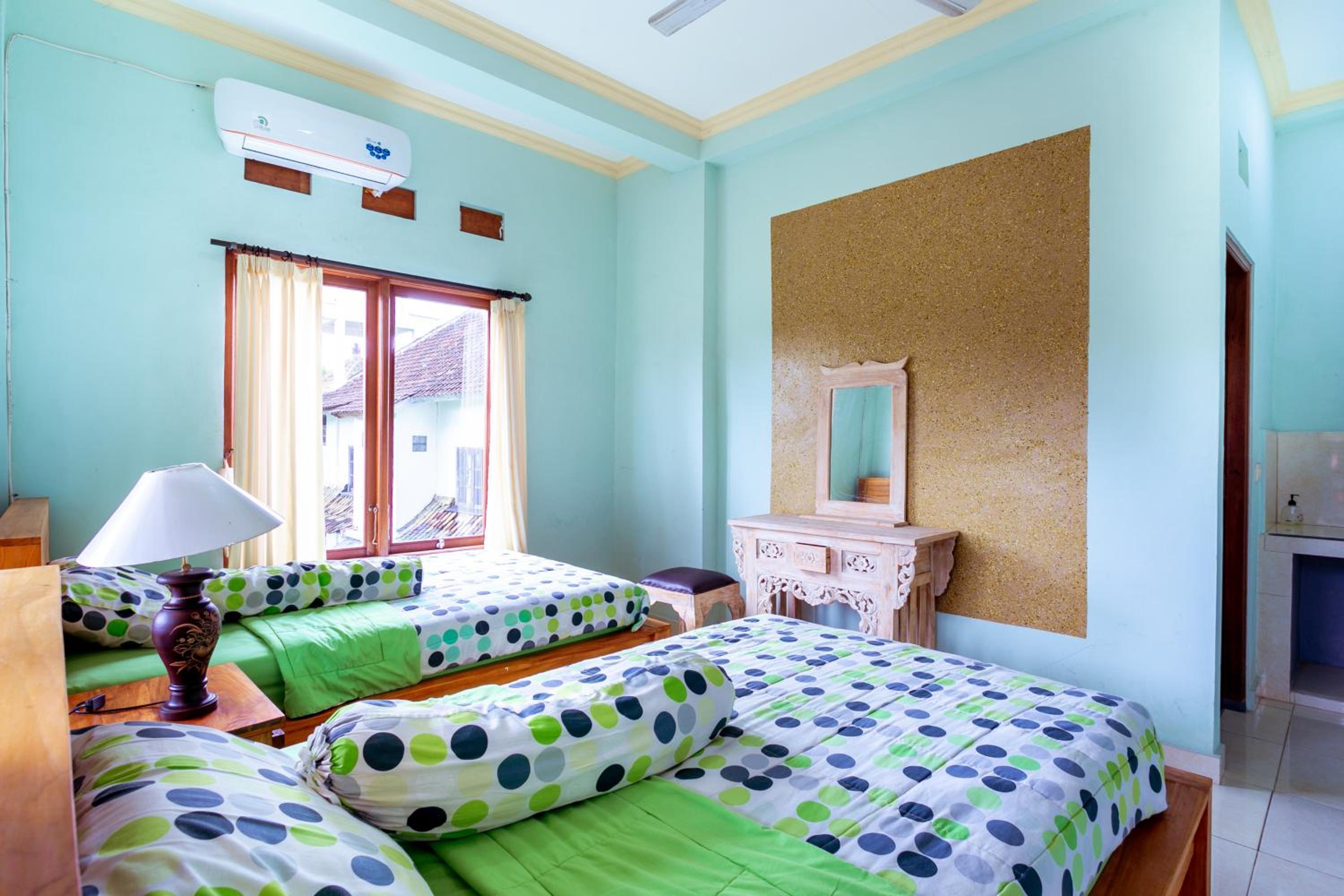 Standard Twin Room - Photo 1