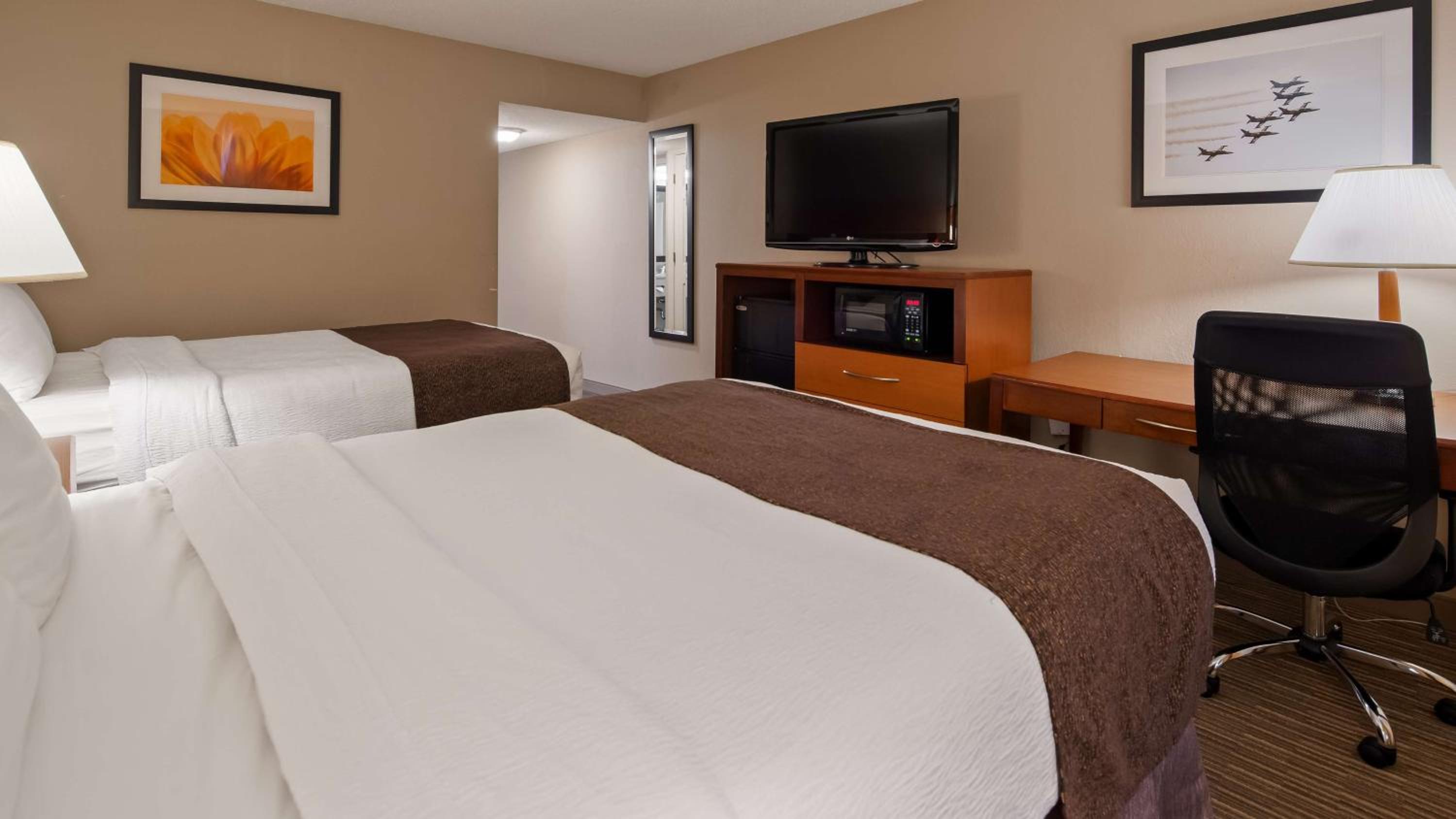 Double Room with Two Double Beds - Non-Smoking - Photo 2