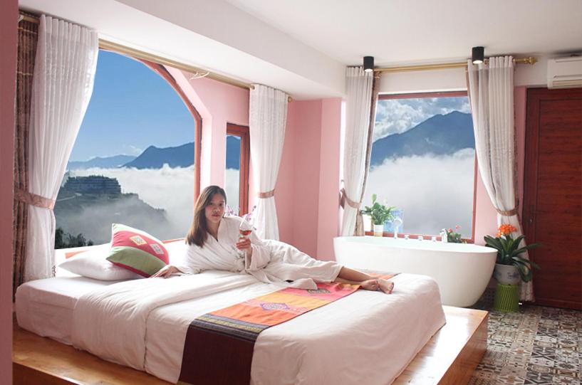Suite with Mountain View - Photo 9