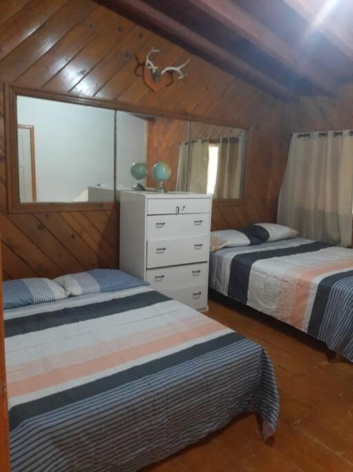 Five-Bedroom House photo 1