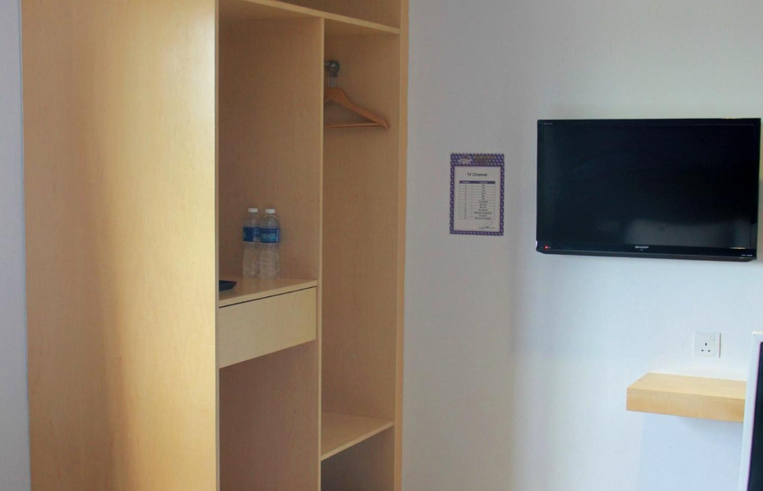 Standard Room with No Window - Photo 4
