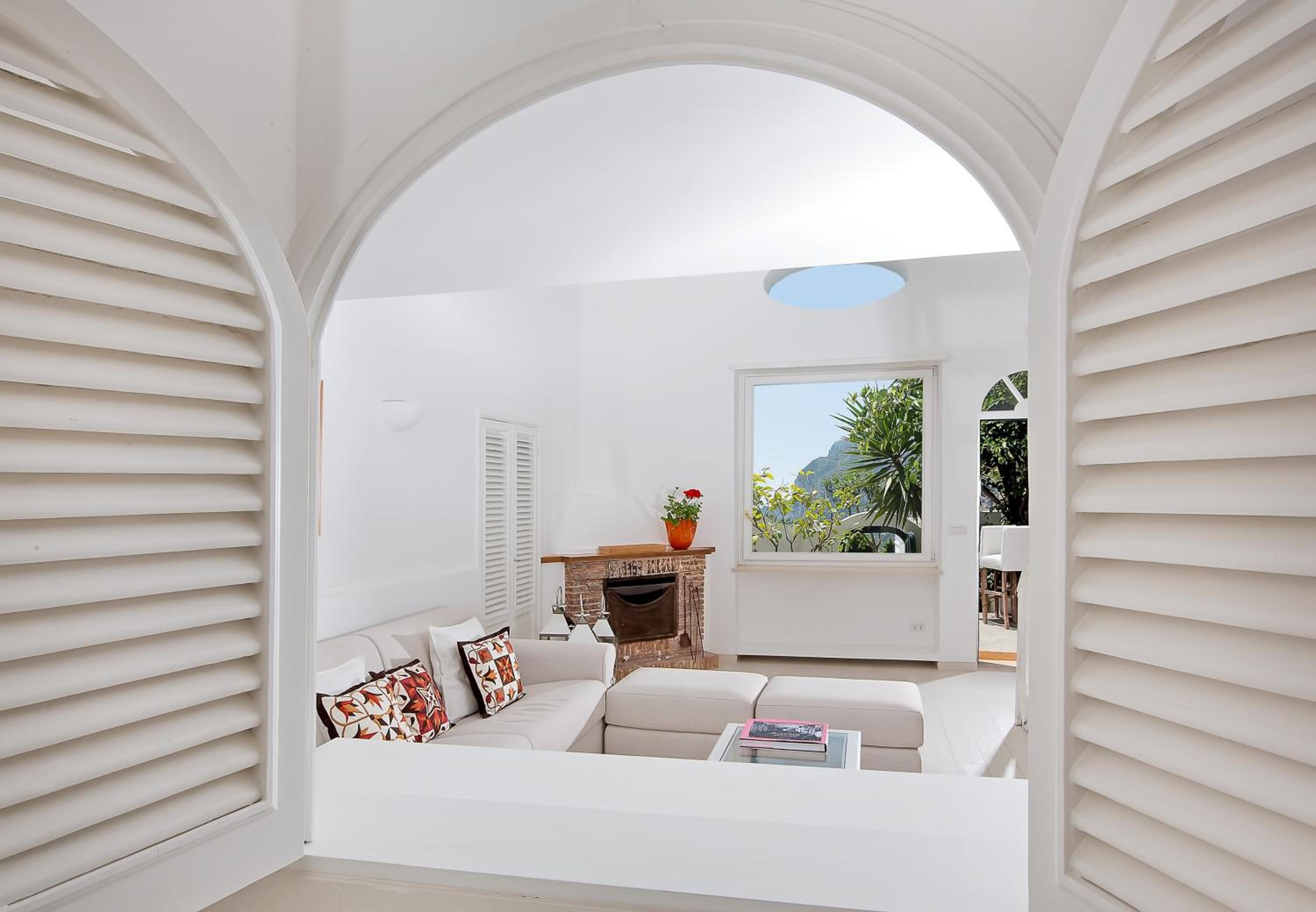 One-Bedroom Apartment with Terrace and Sea View - Split Level photo 3