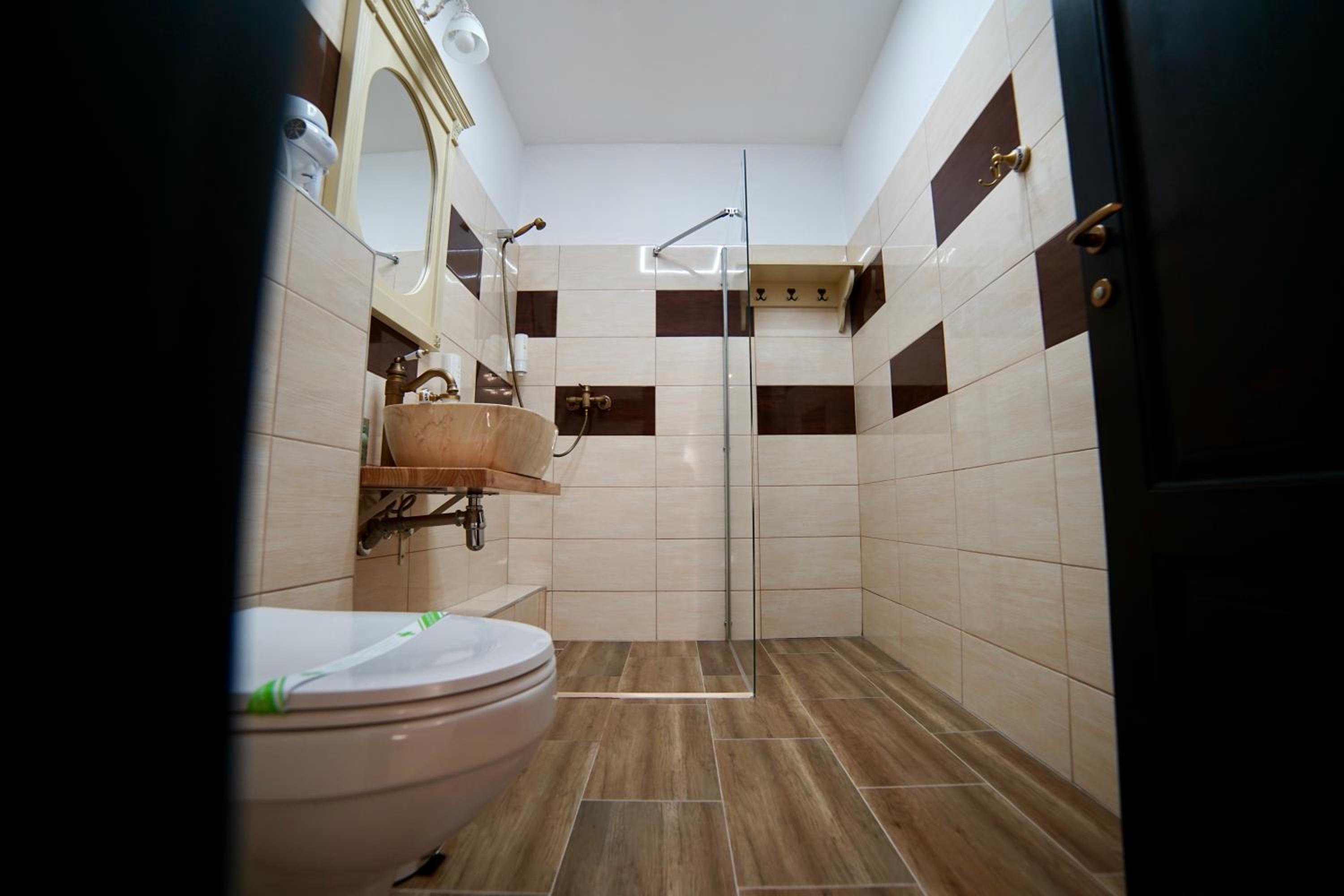 Standard Double Room - Photo 7