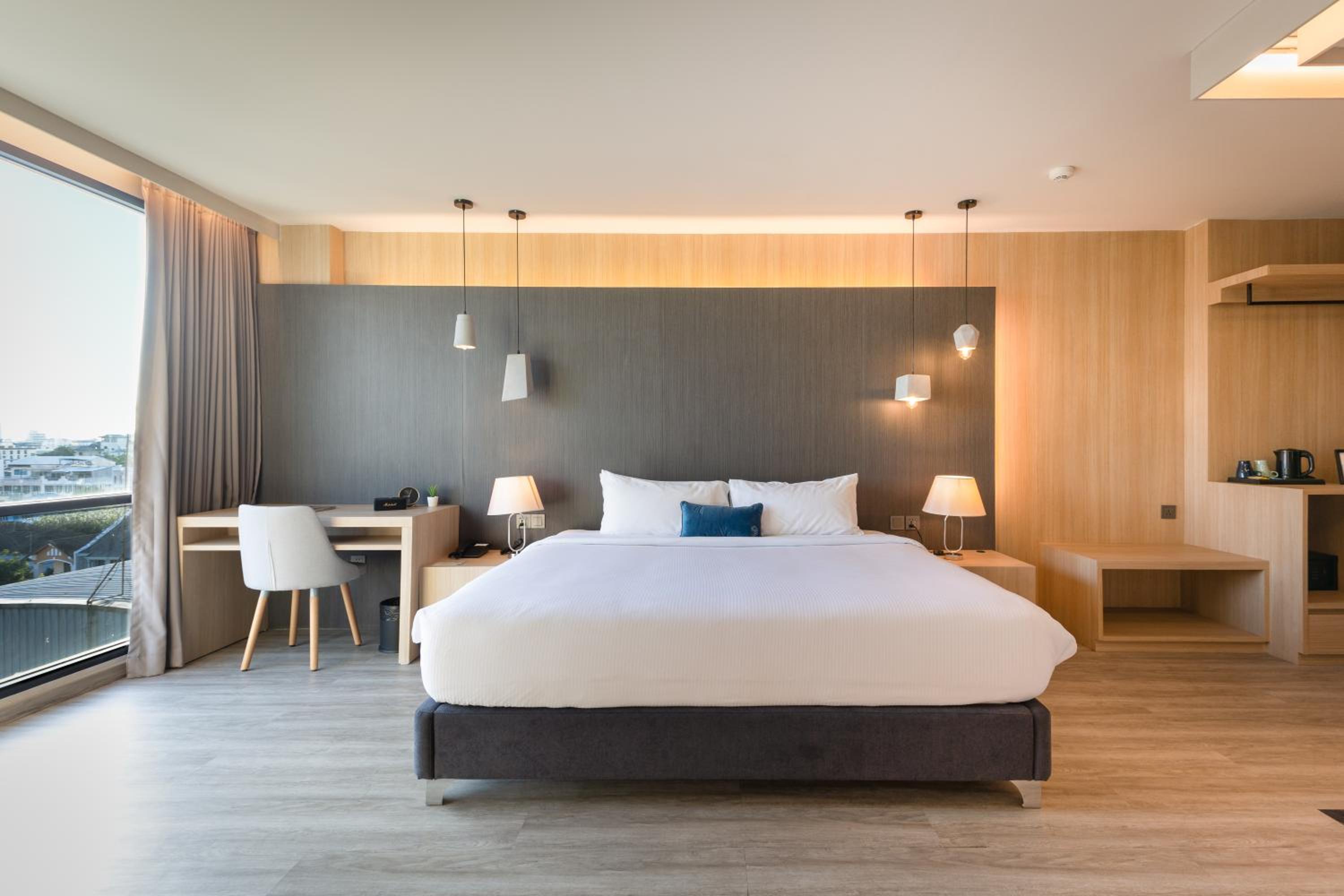 King Suite - Photo 3