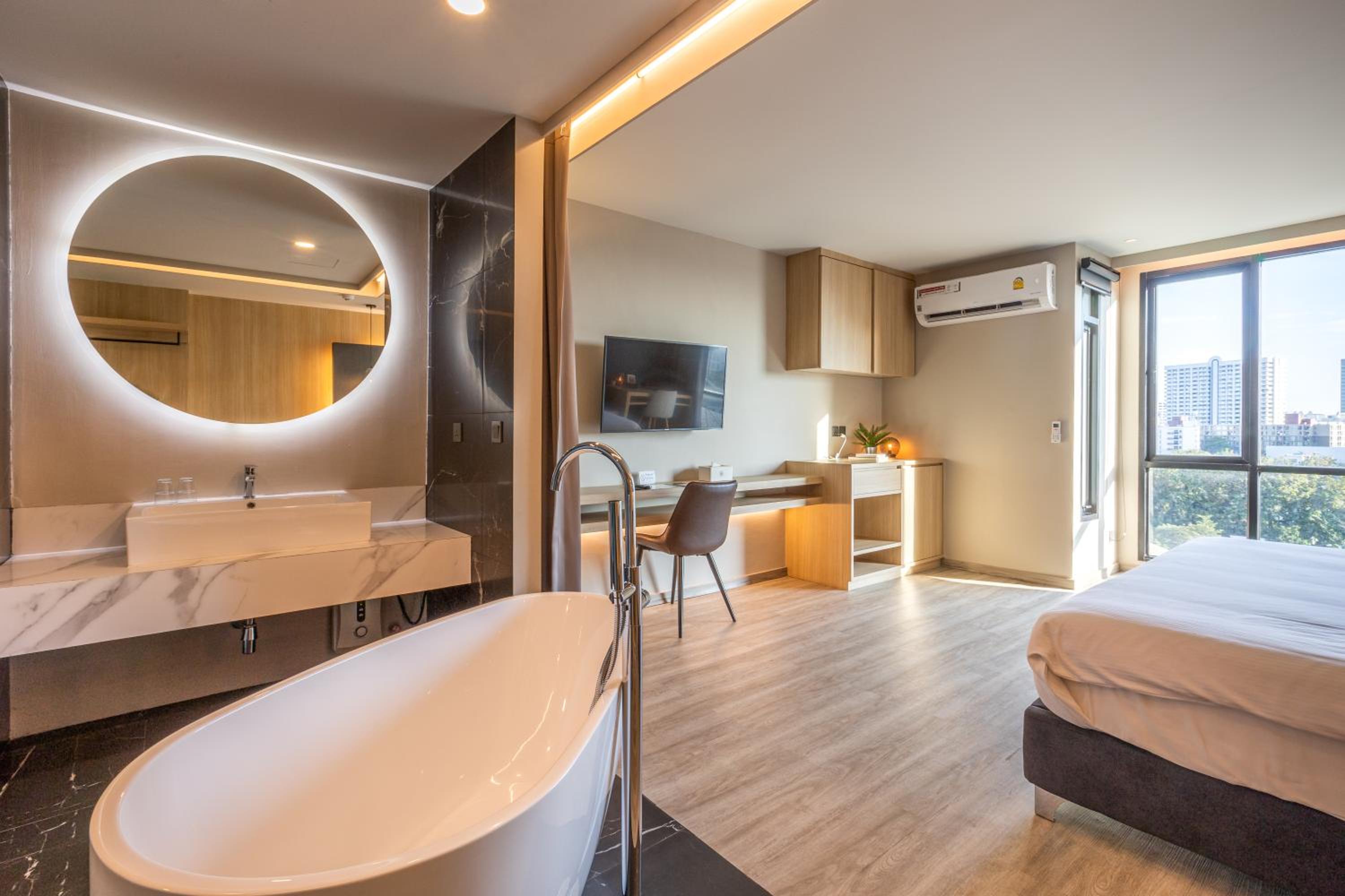 King Suite - Photo 4