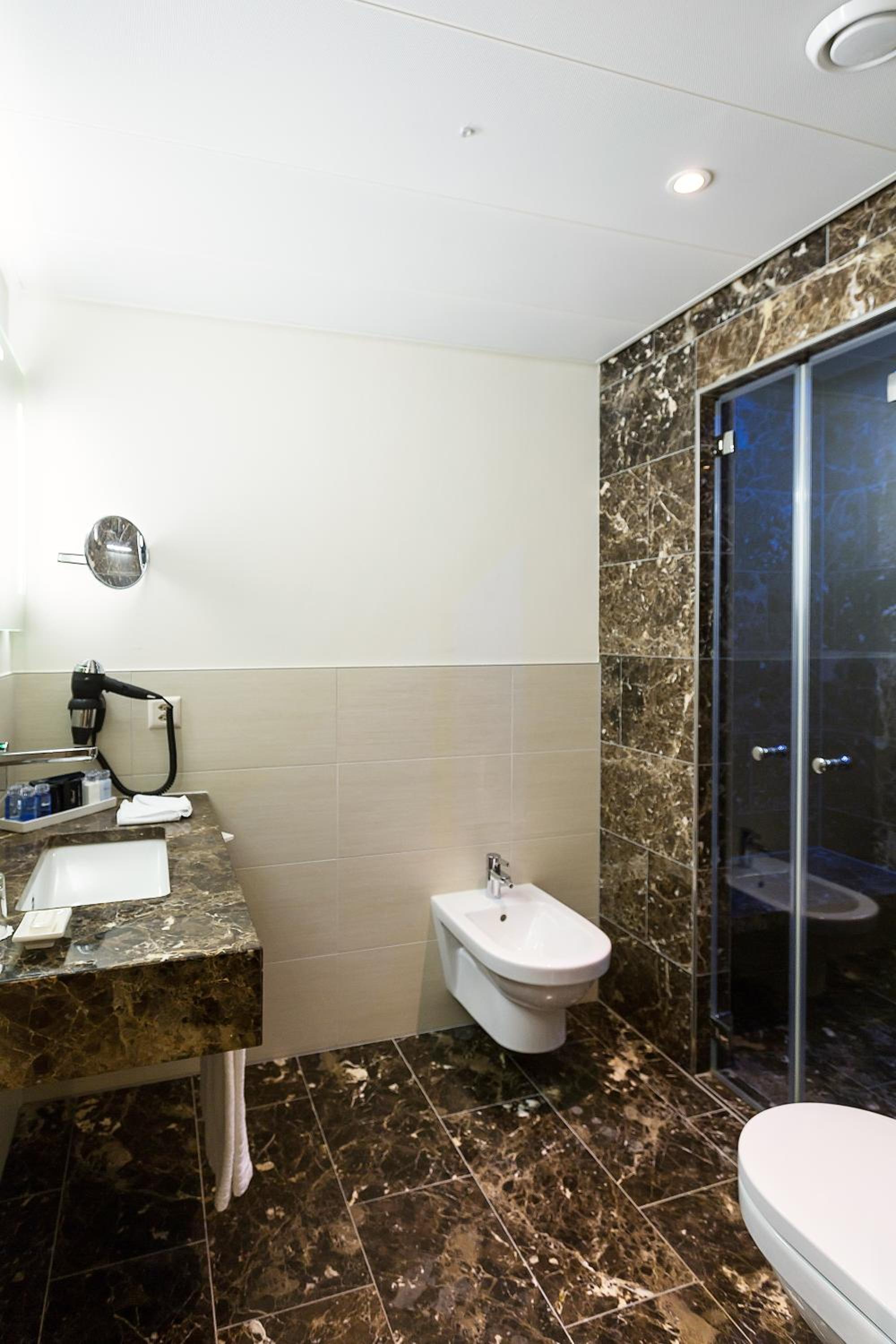 Junior Suite thumbnail 6