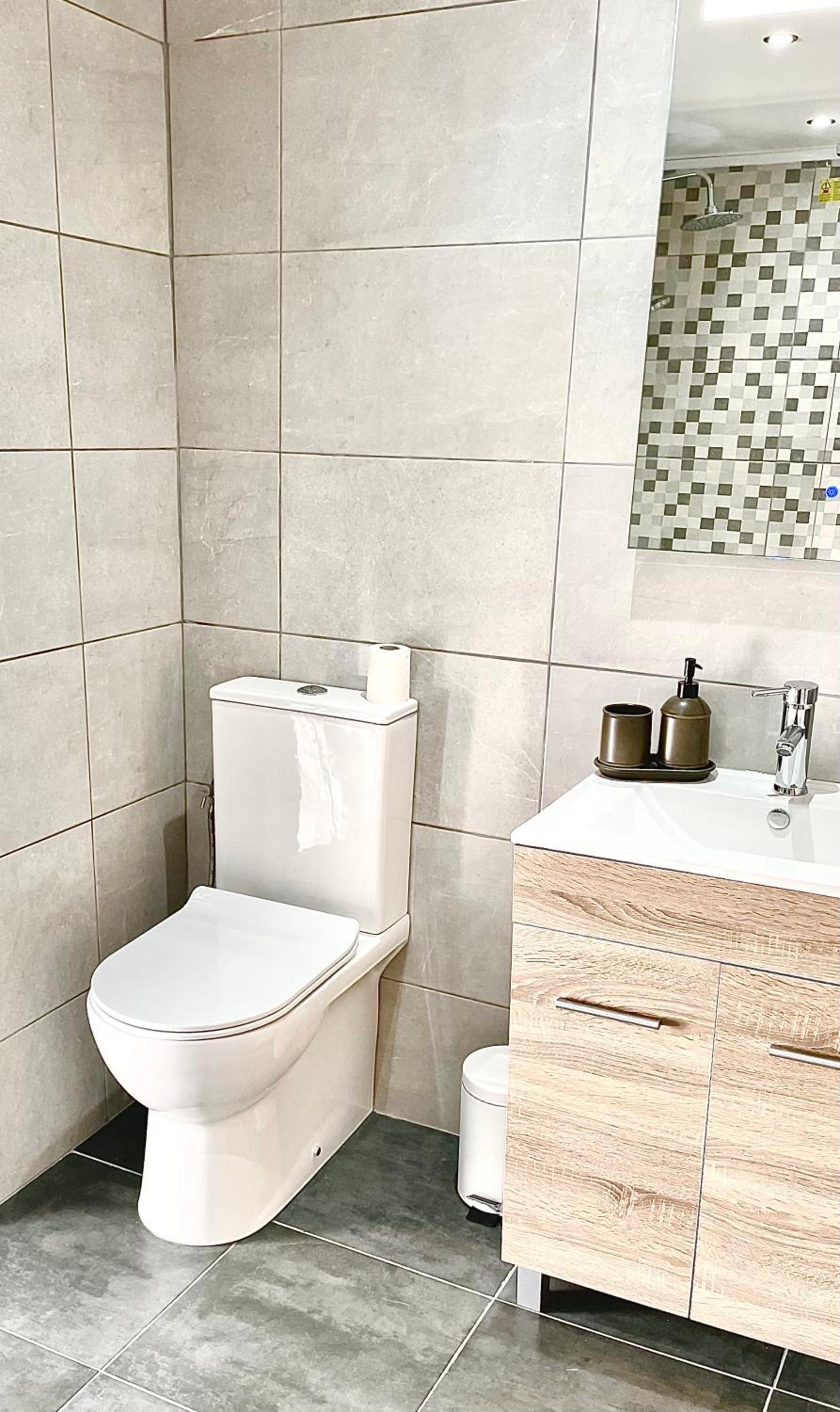 Deluxe Suite - Photo 3