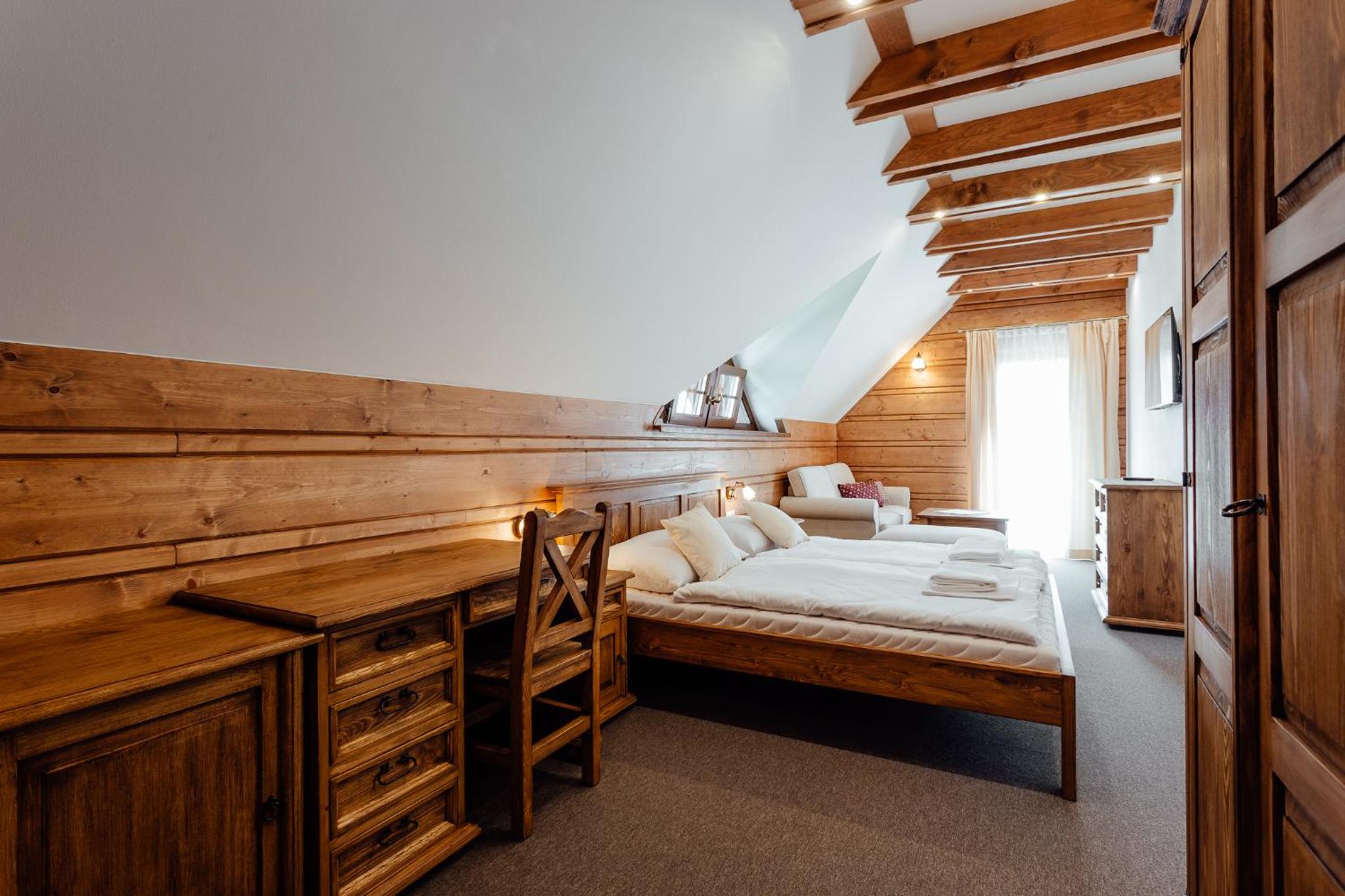 Deluxe Double Room with Extra Bed photo 1