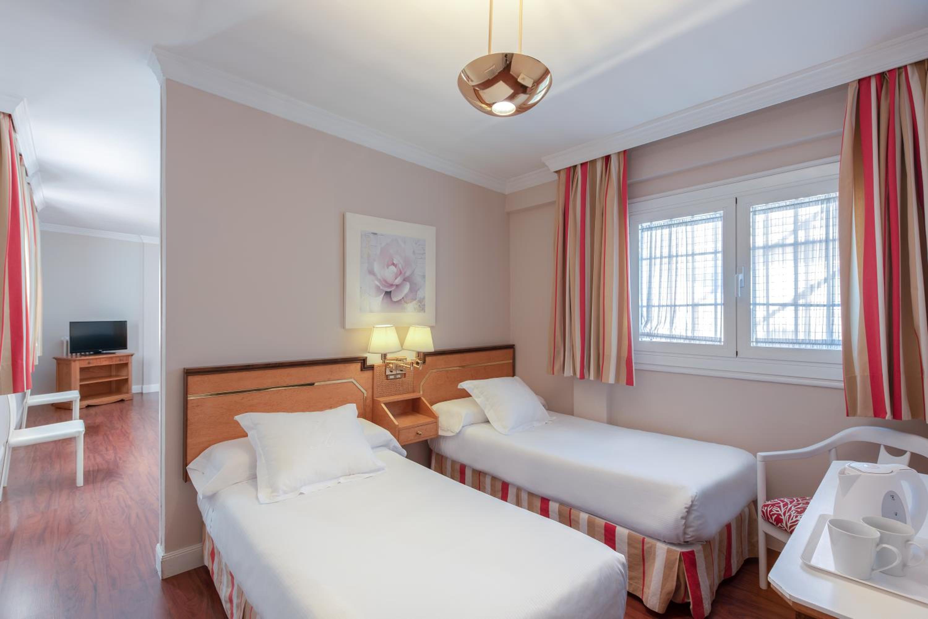 Quadruple Room - Photo 6