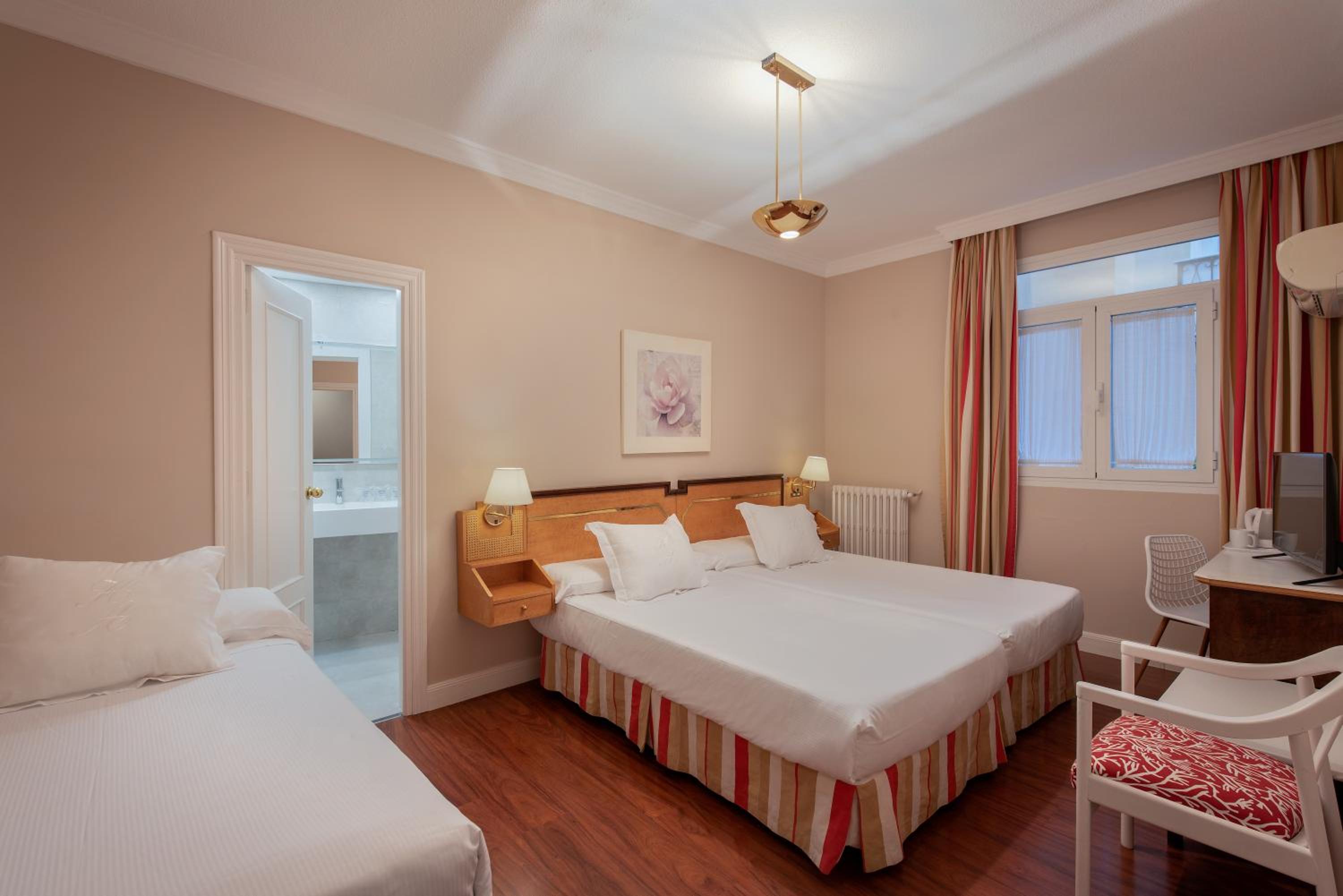 Triple Room - Photo 1