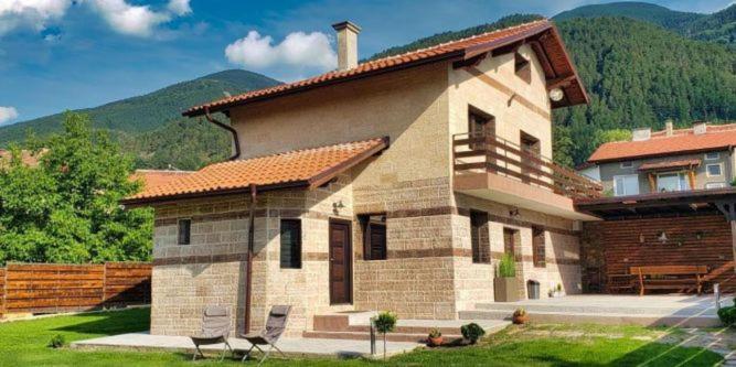 Villa photo 2