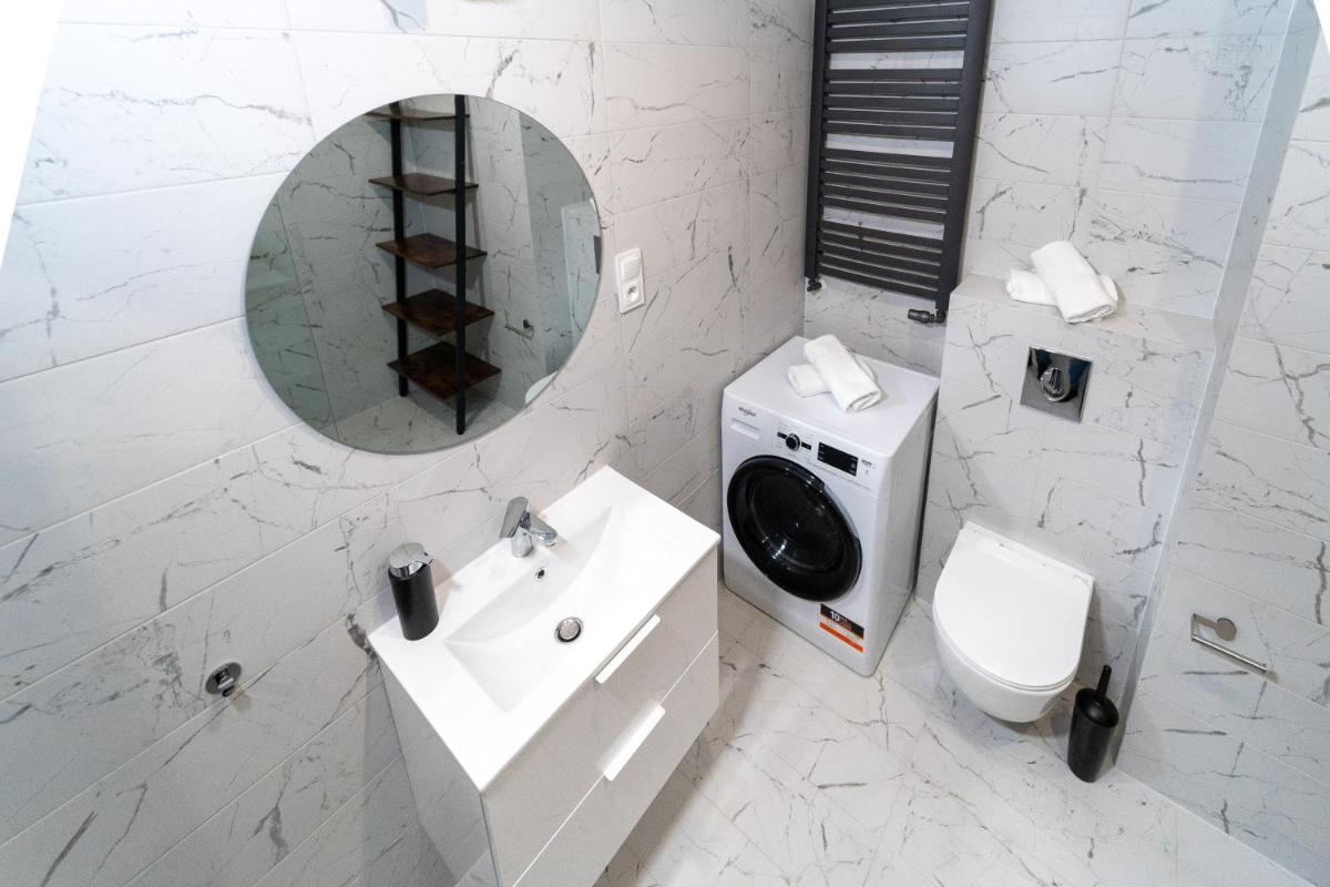 One-Bedroom Apartment - Photo 3