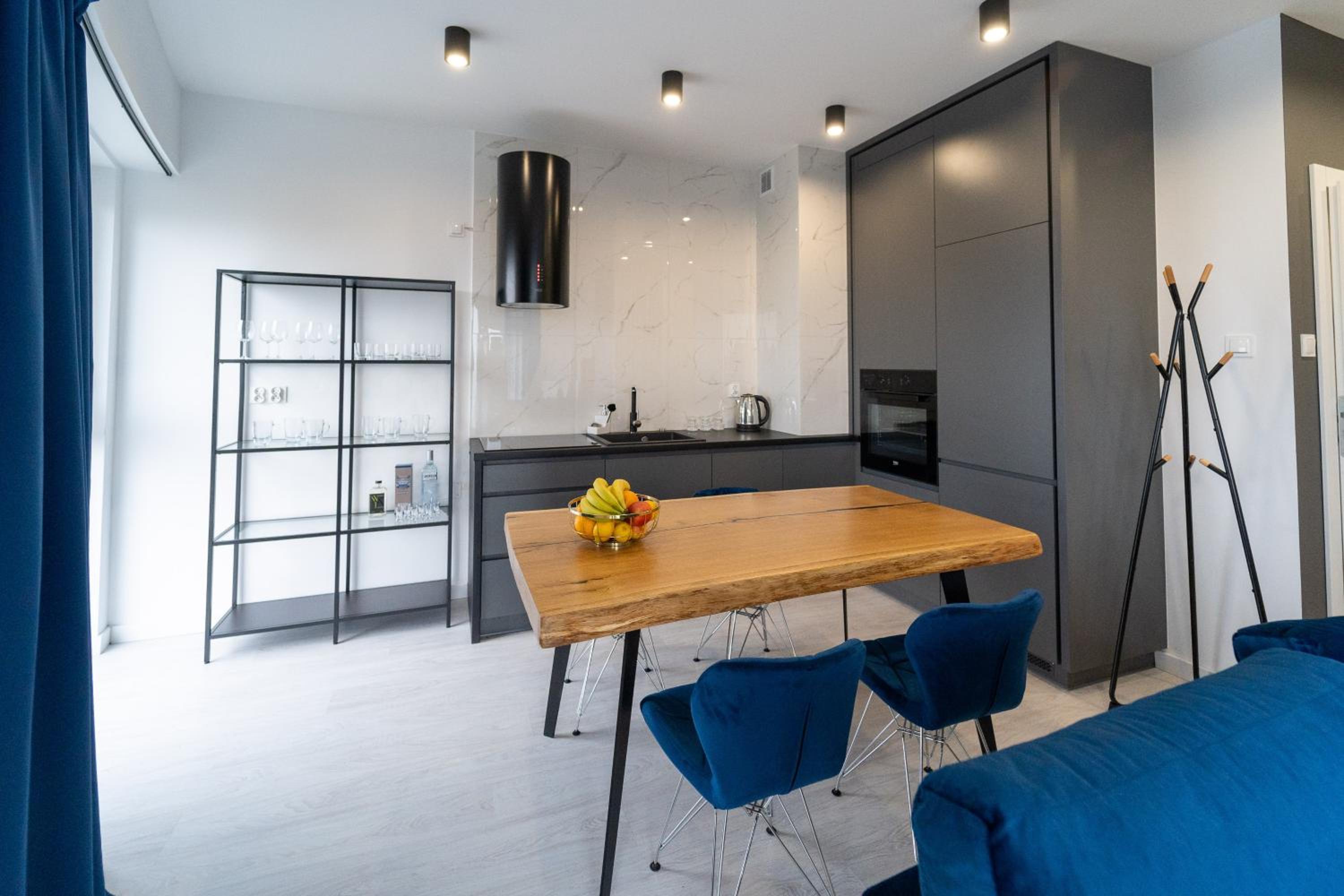 One-Bedroom Apartment - Photo 8