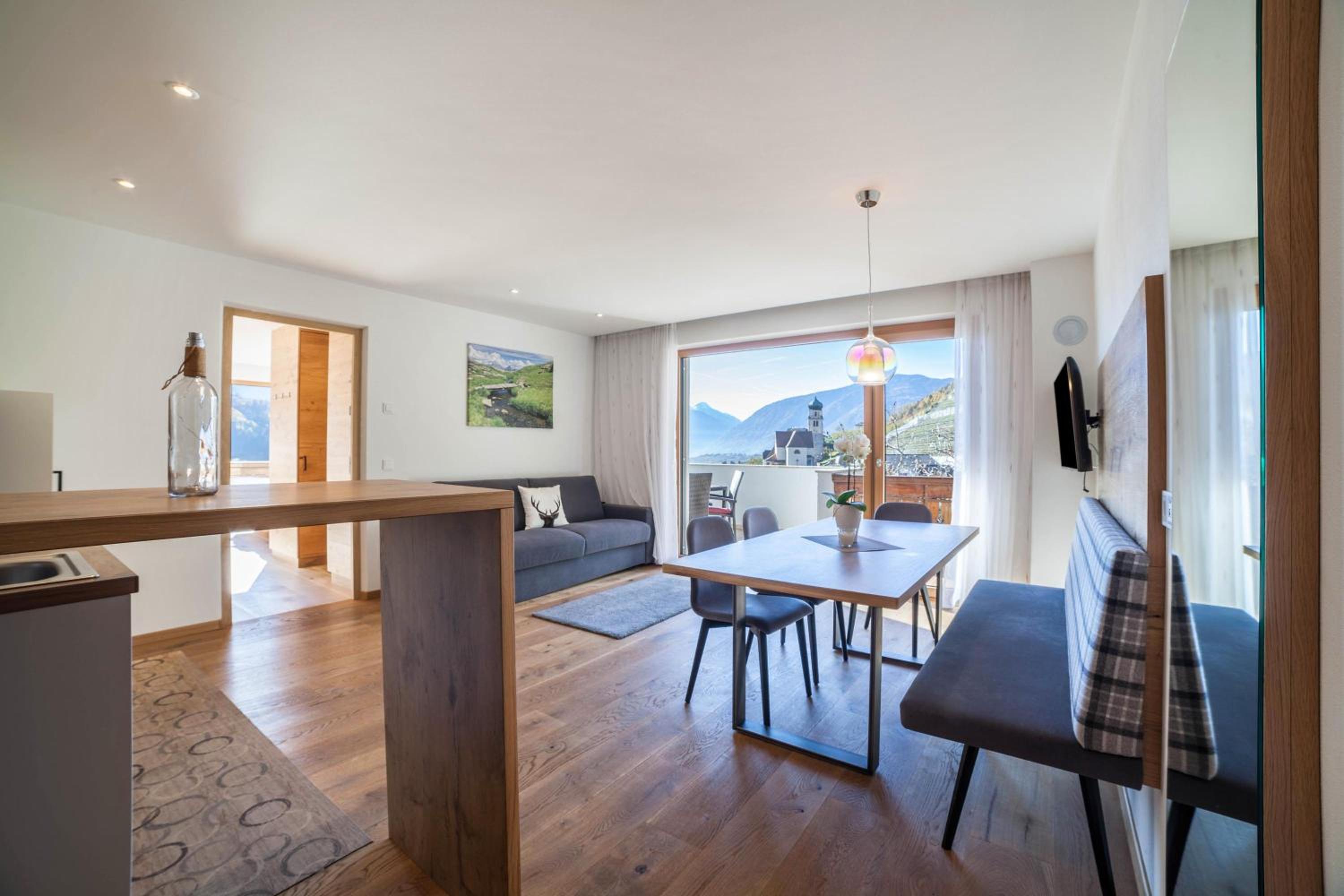 Two-Bedroom Deluxe Apartment with Garden View