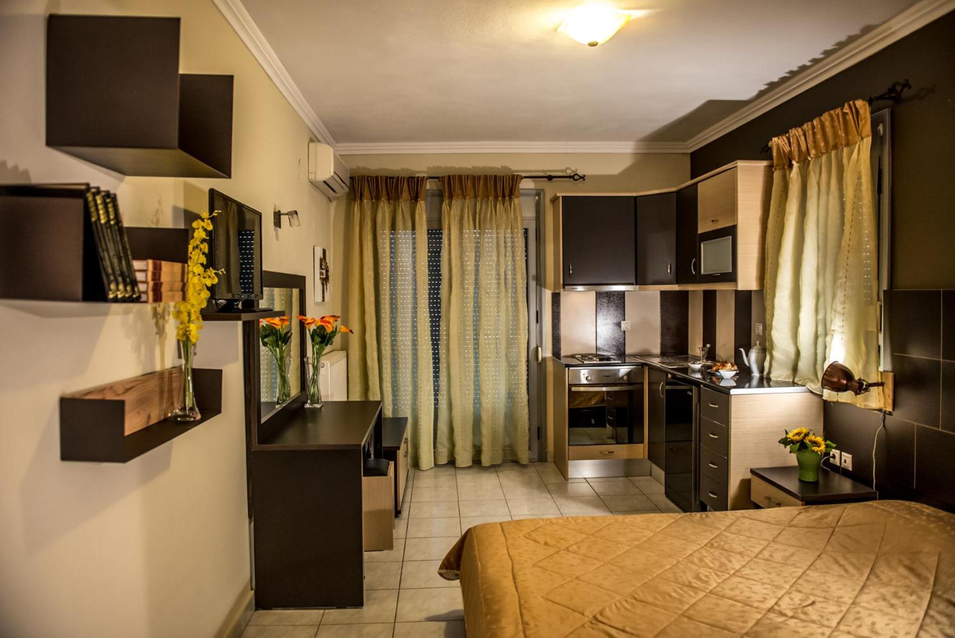 Deluxe Double Room with Balcony photo 1