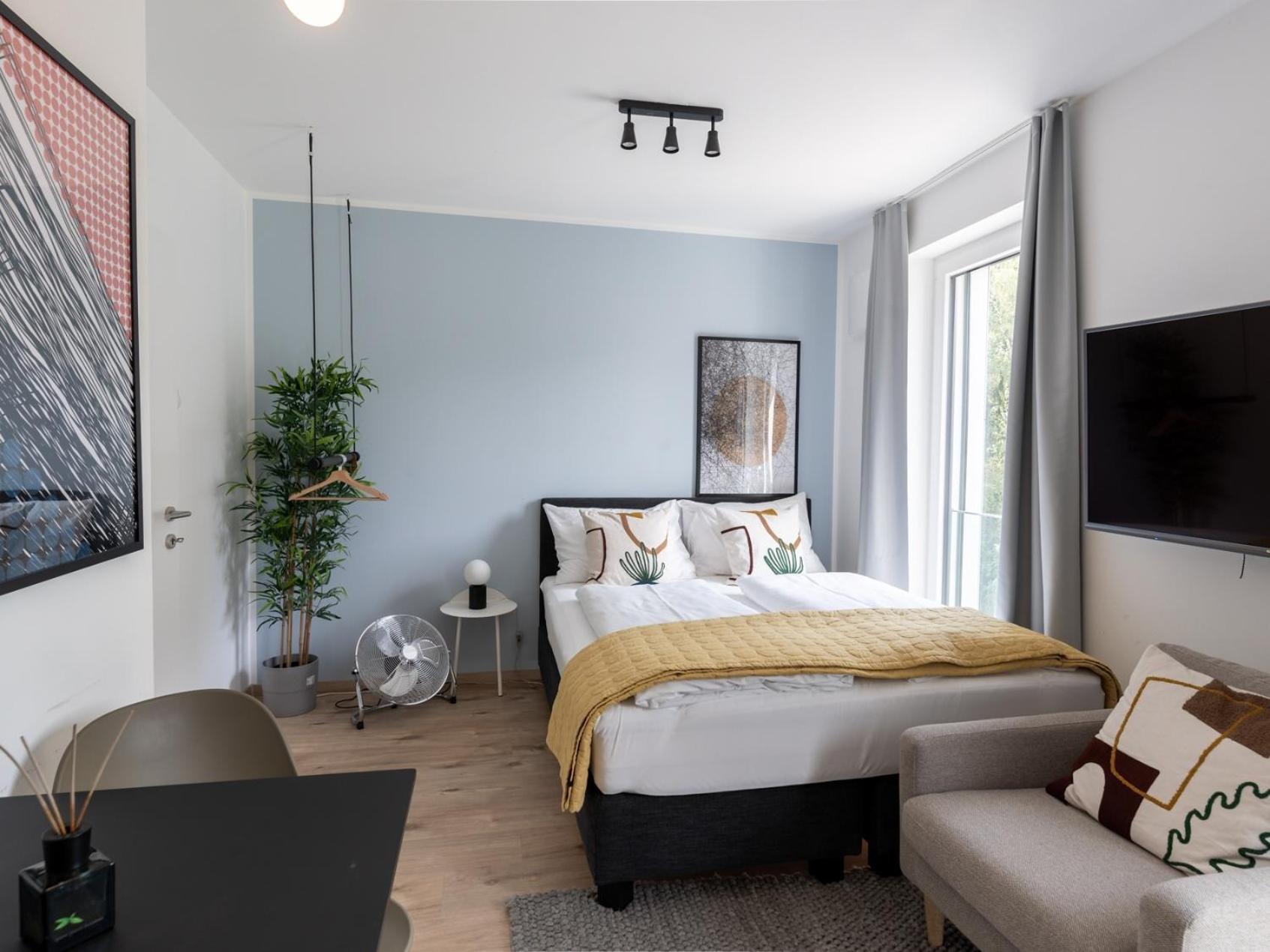 Suite M photo 1