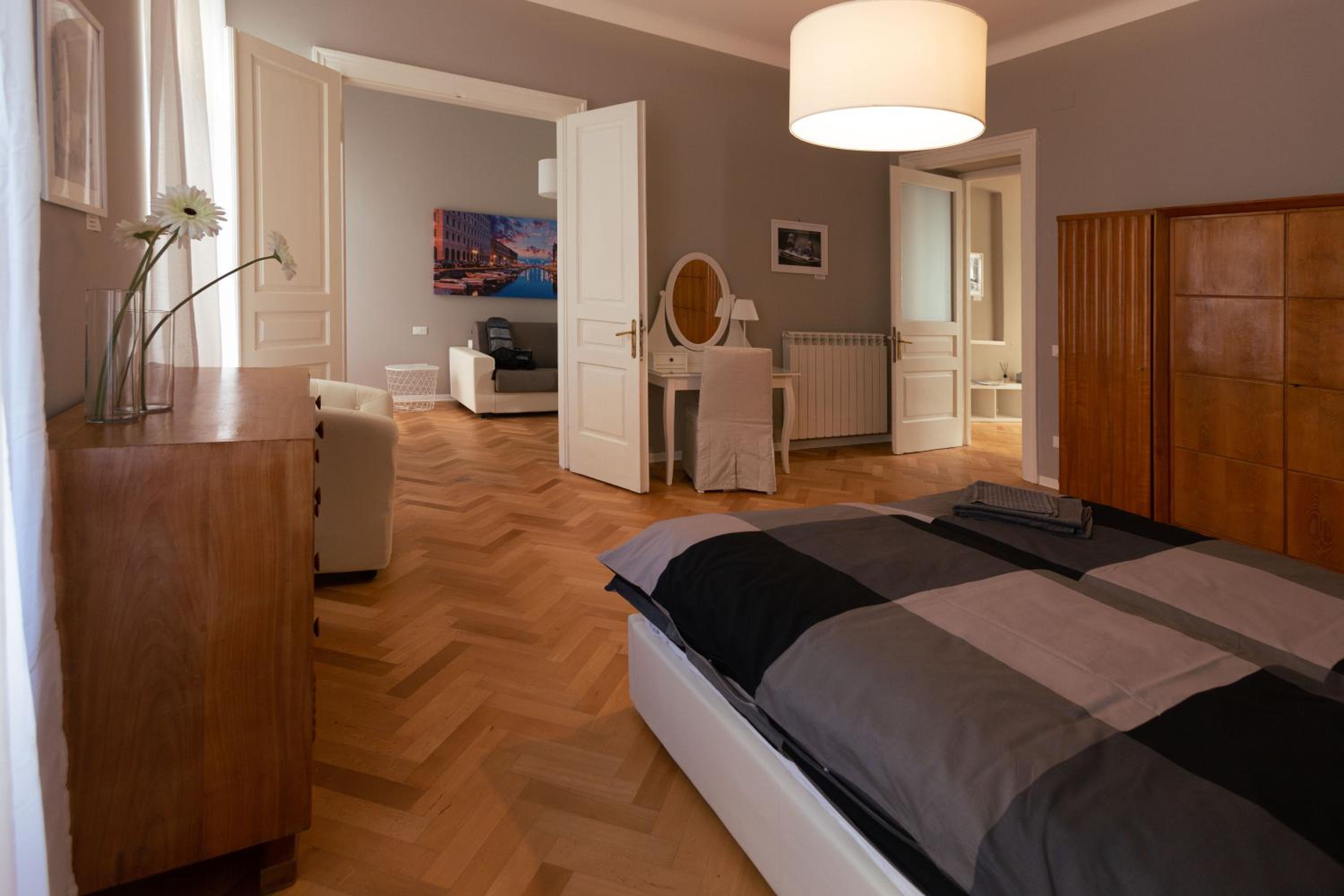 One-Bedroom Apartment - Photo 19