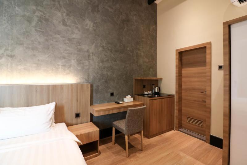 Deluxe Room - Photo 4