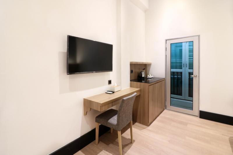 Deluxe Room - Photo 5