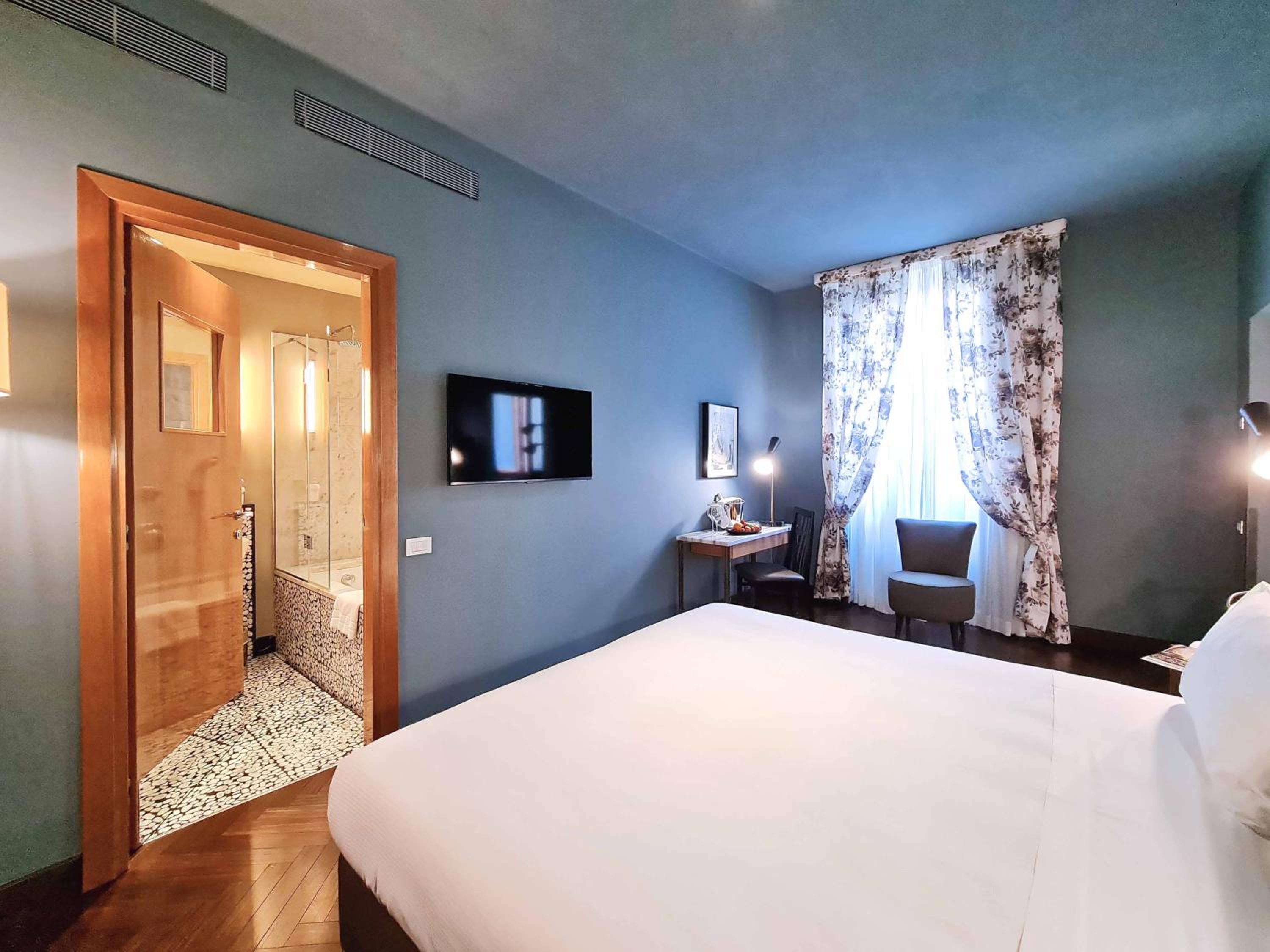 Deluxe Double Room photo 3
