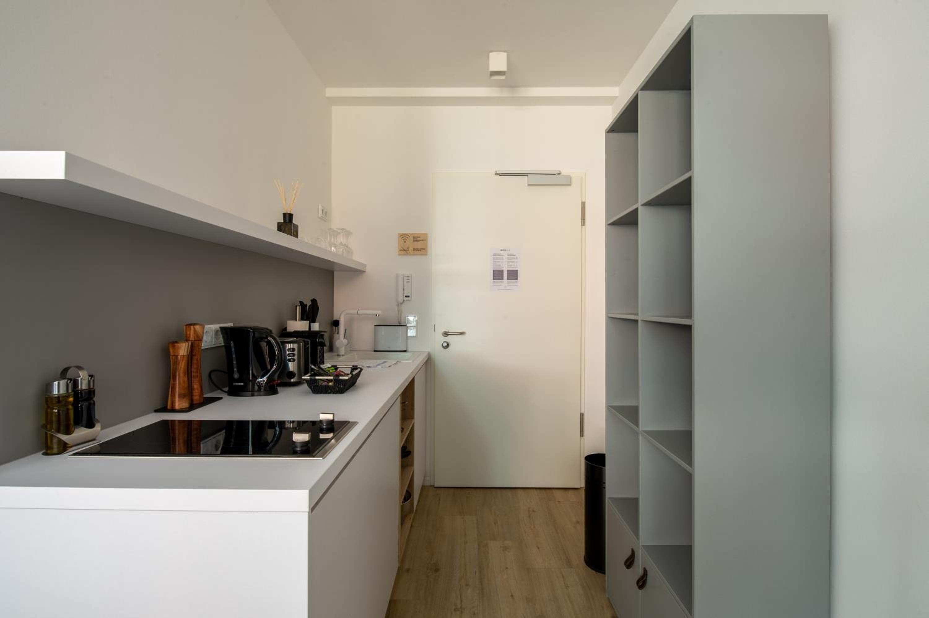 Suite M photo 2