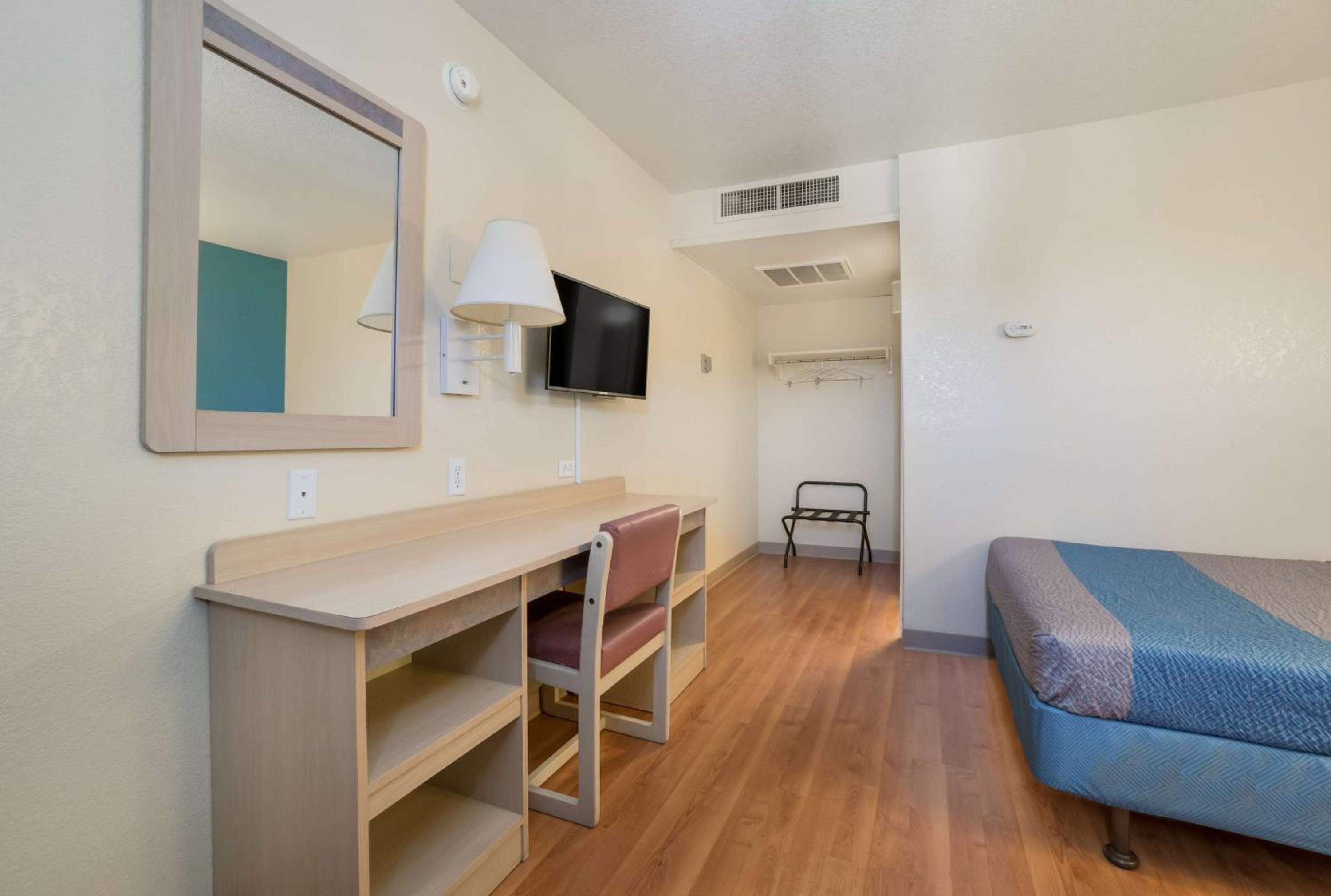 Deluxe Quadruple Room - Non-Smoking photo 3