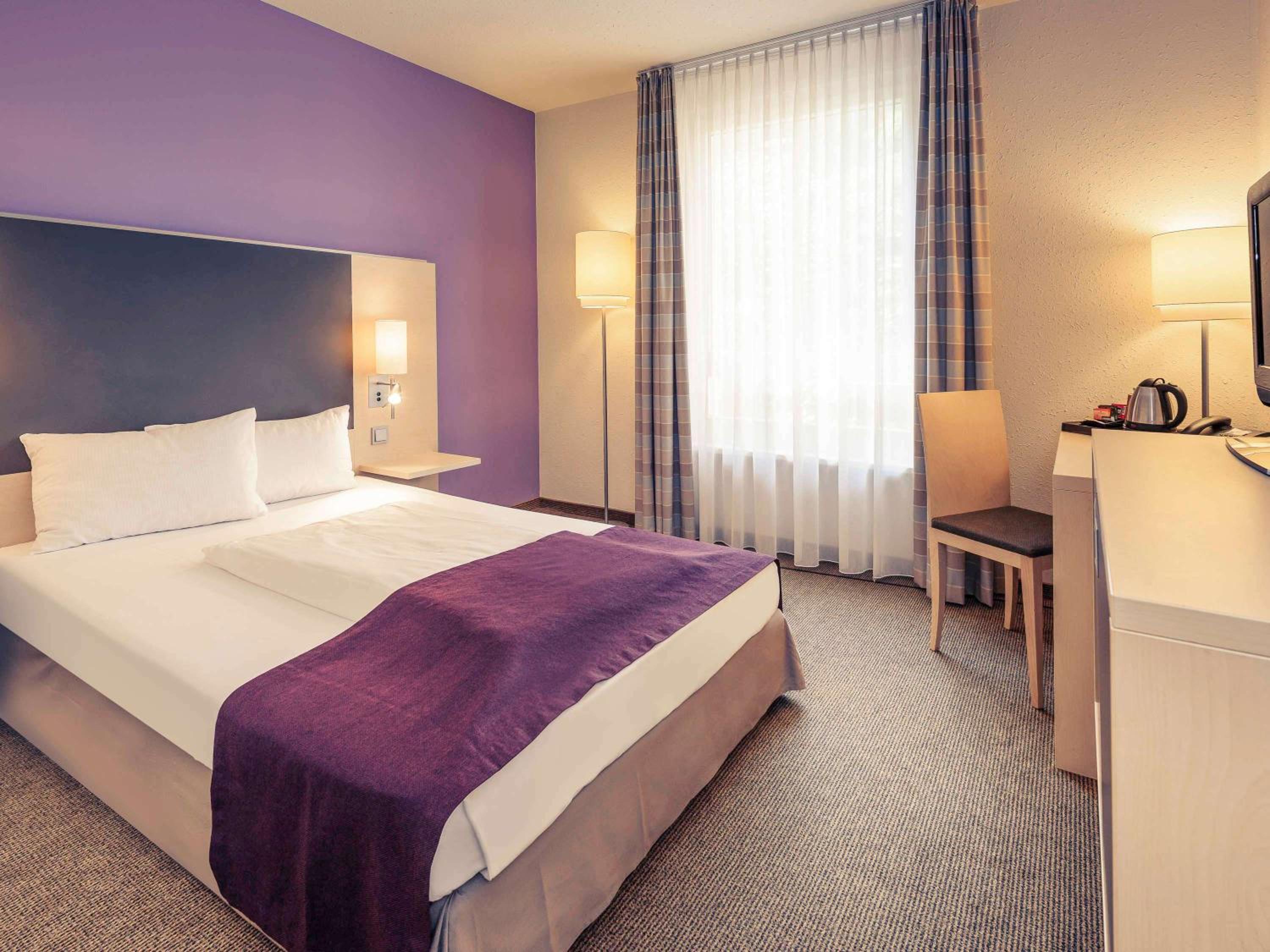 Junior Queen Suite photo 1