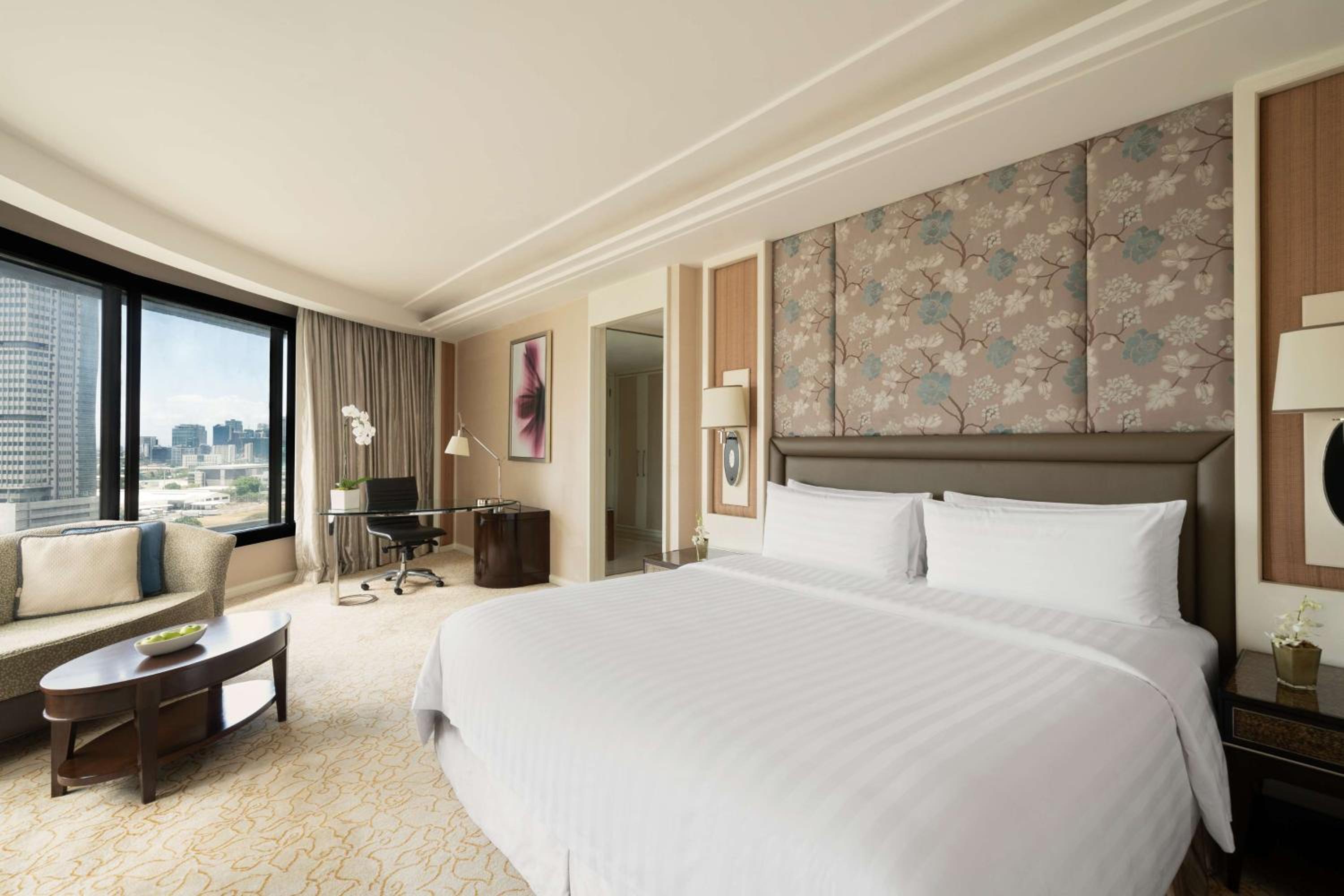 Tower Wing Executive Room - Photo 1