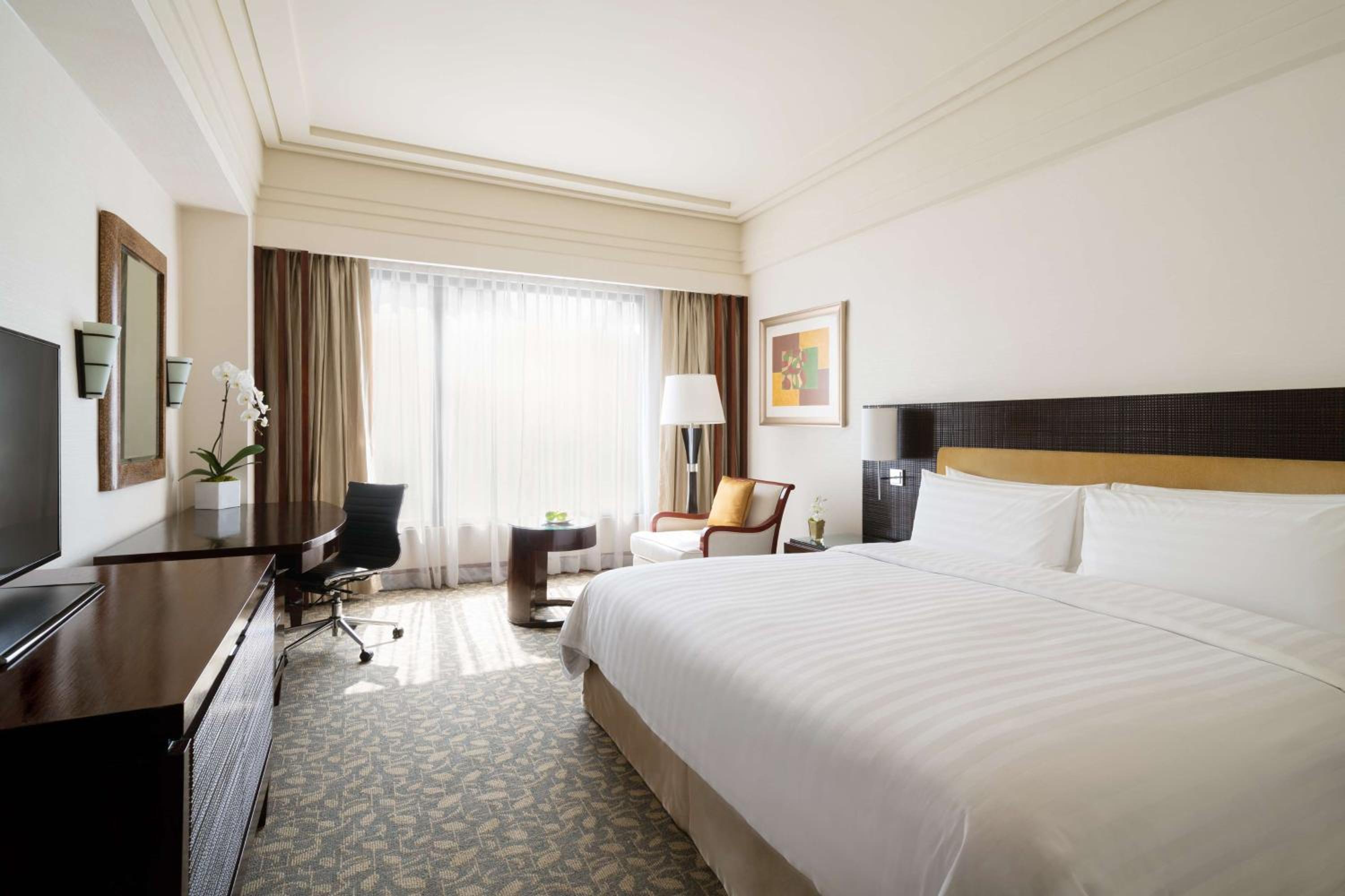 Garden Wing Horizon Deluxe Room King - Photo 1