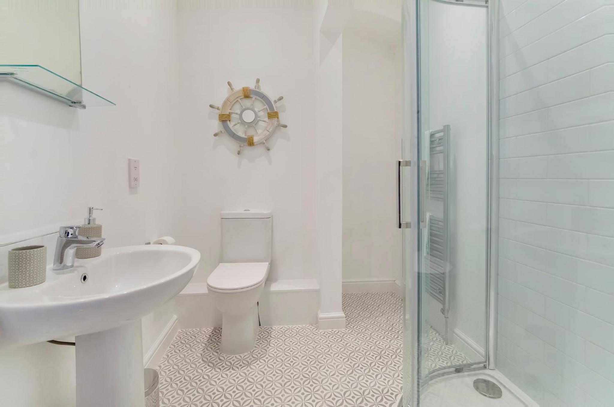 Three-Bedroom House - Photo 6