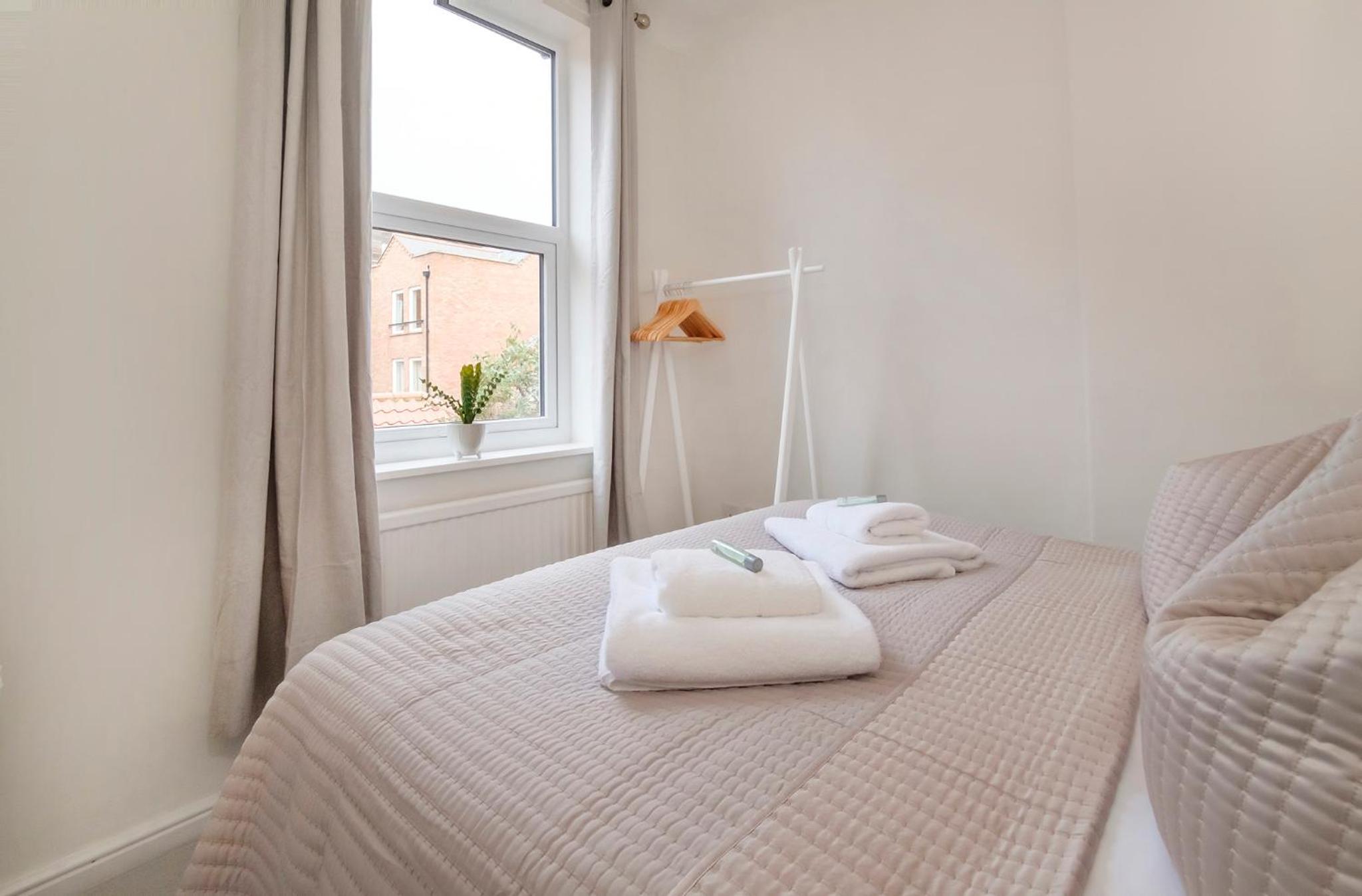 Three-Bedroom House - Photo 8