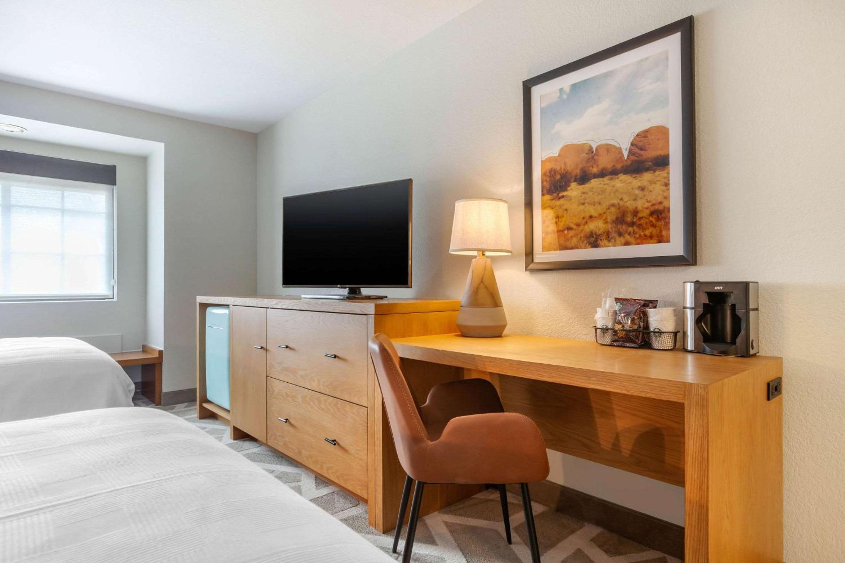 Double Room with Two Double Beds - Non-Smoking - Photo 9