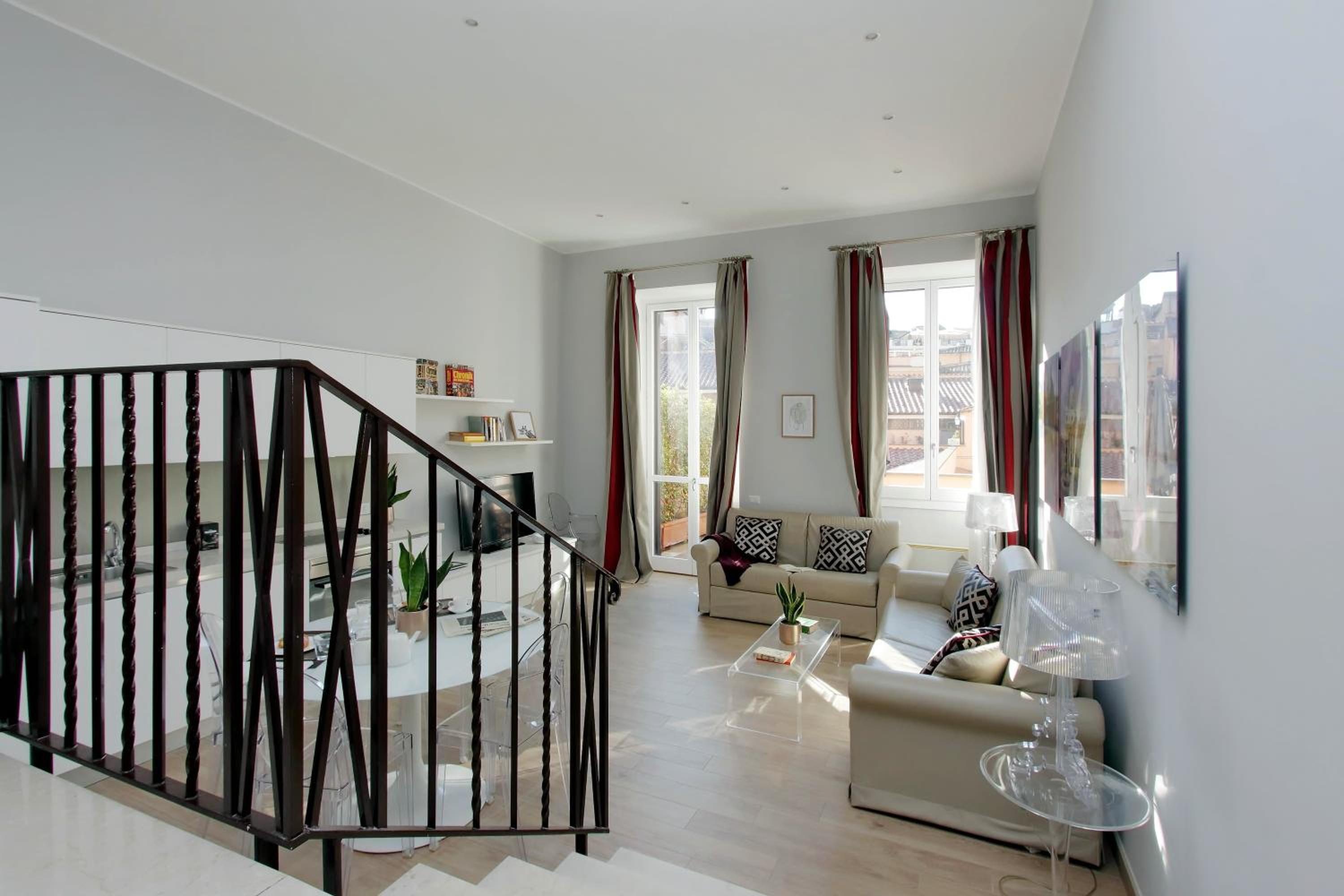 Deluxe Three-Bedroom Apartment with Terrace - Split Level