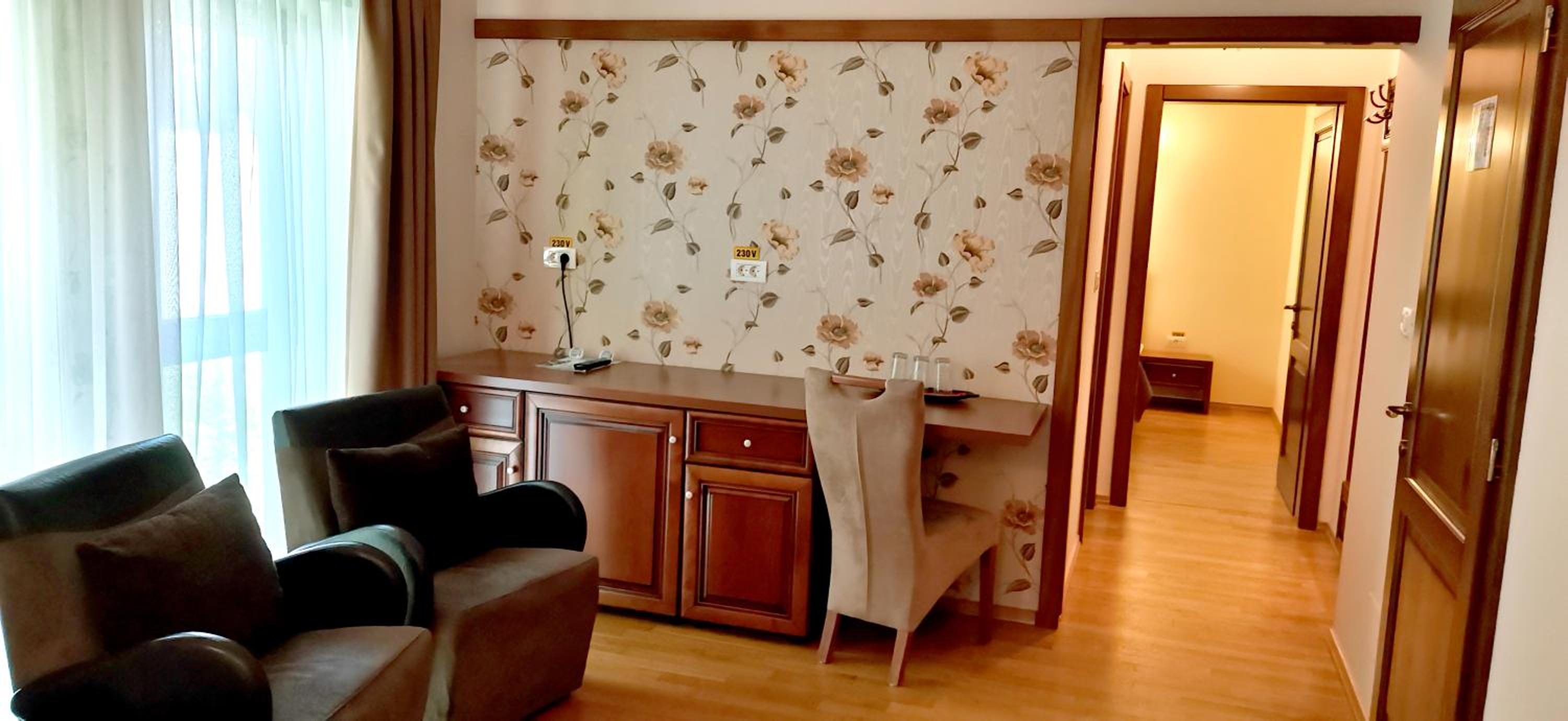 One-Bedroom Apartment - Photo 1