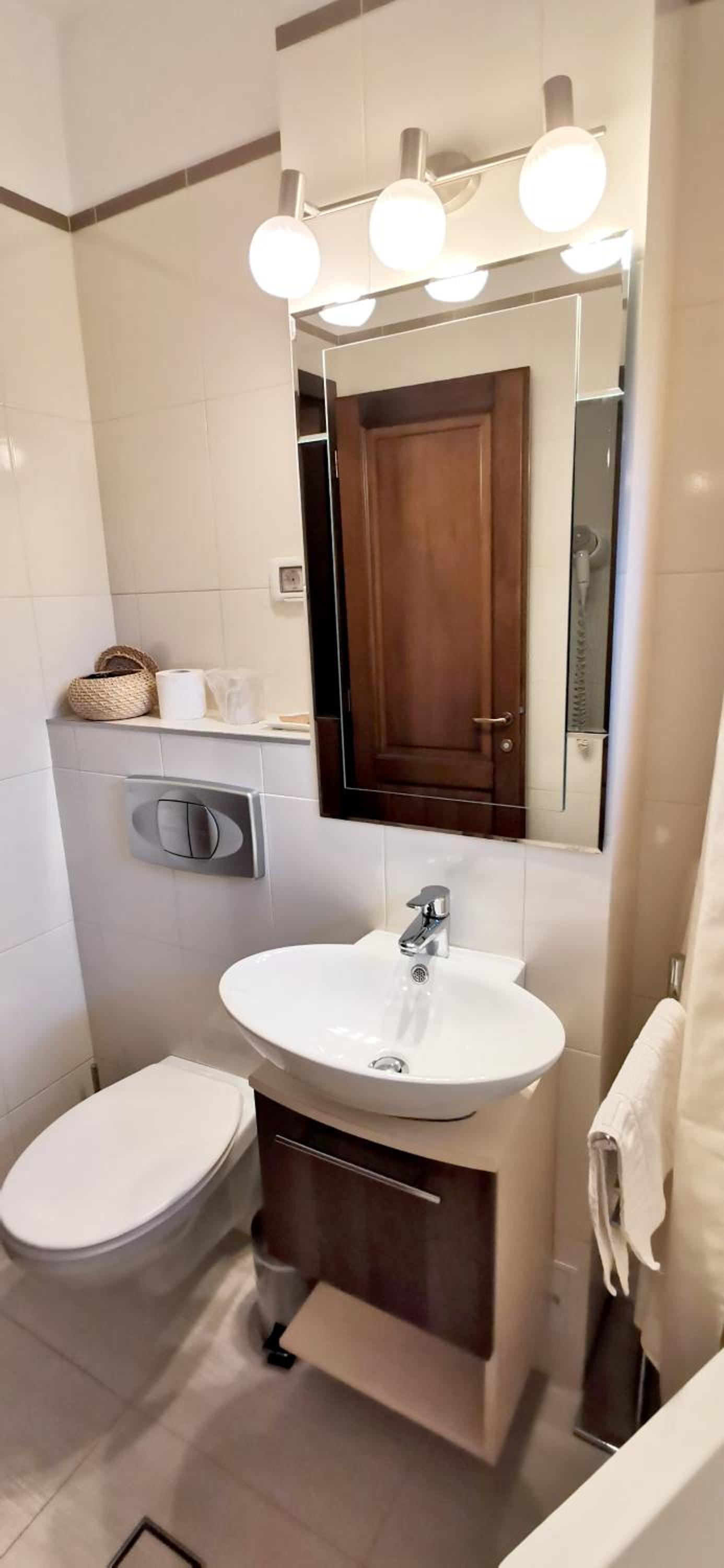 One-Bedroom Apartment - Photo 6