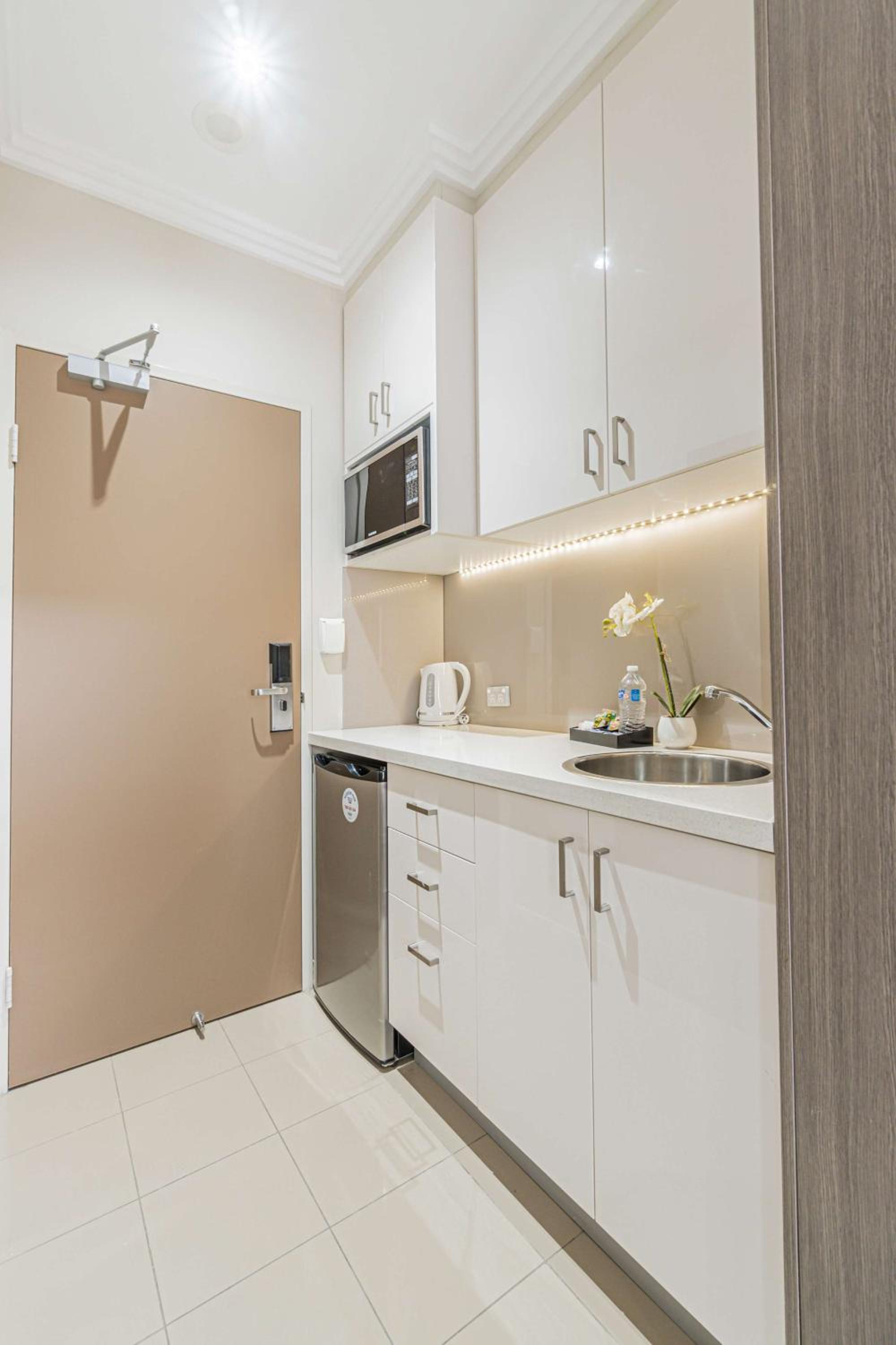 Deluxe Double Room with Kitchenette and Balcony