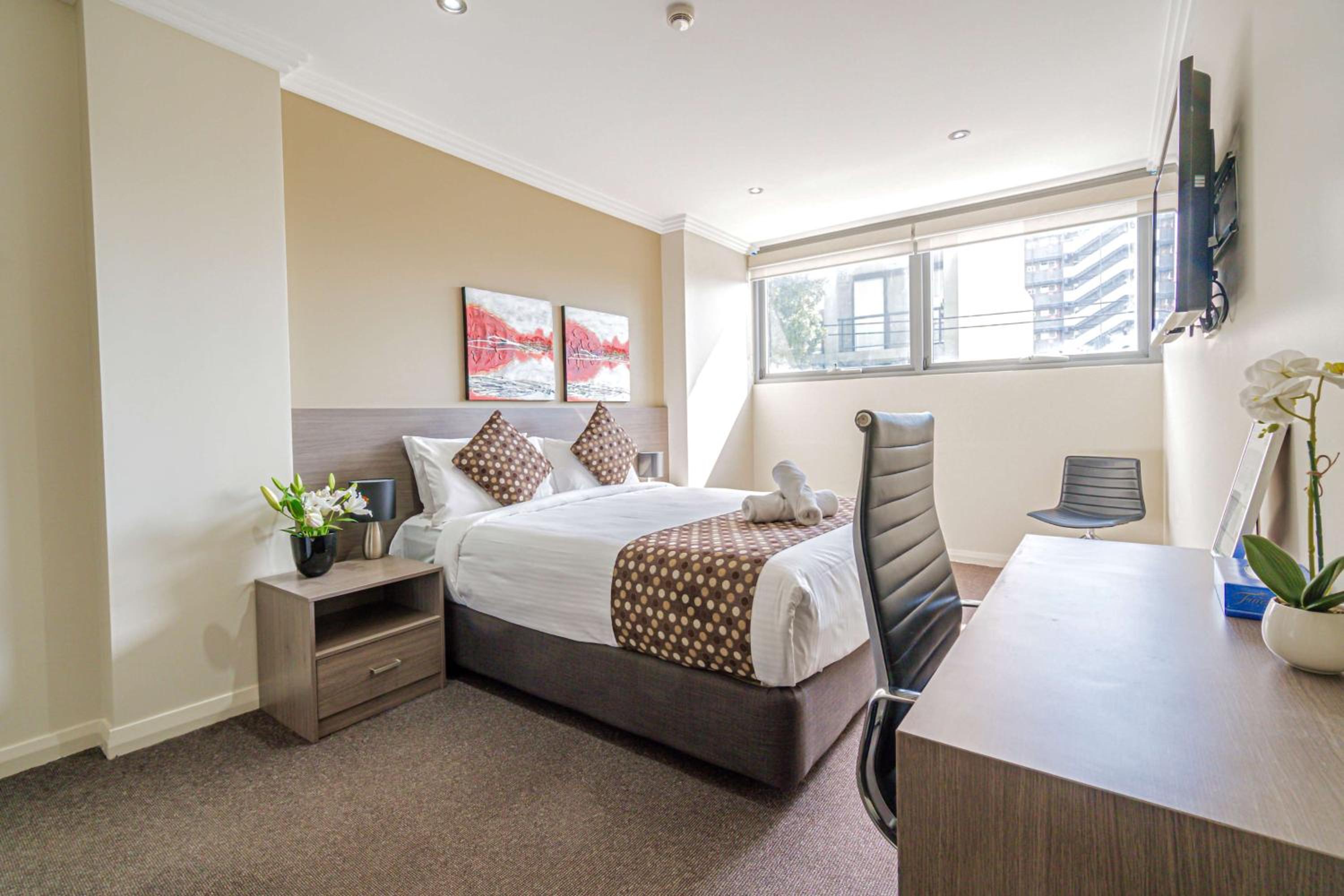 Standard Queen Room